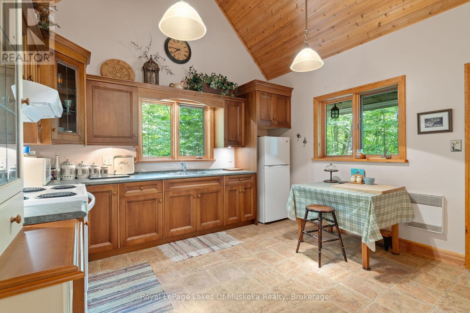 1236 Grace Road, Minden Hills, Ontario  K0M 2K0 - Photo 9 - X12281164