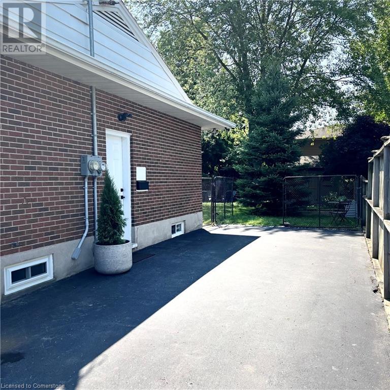 83 Burbank Road Unit# 2, Kitchener, Ontario  N2B 1E3 - Photo 4 - 40750742