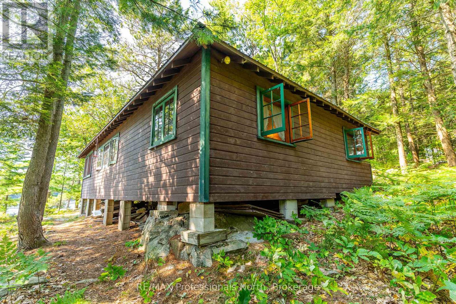 13055 Little Hawk South Shore Road, Algonquin Highlands, Ontario  K0M 1J1 - Photo 20 - X12281388