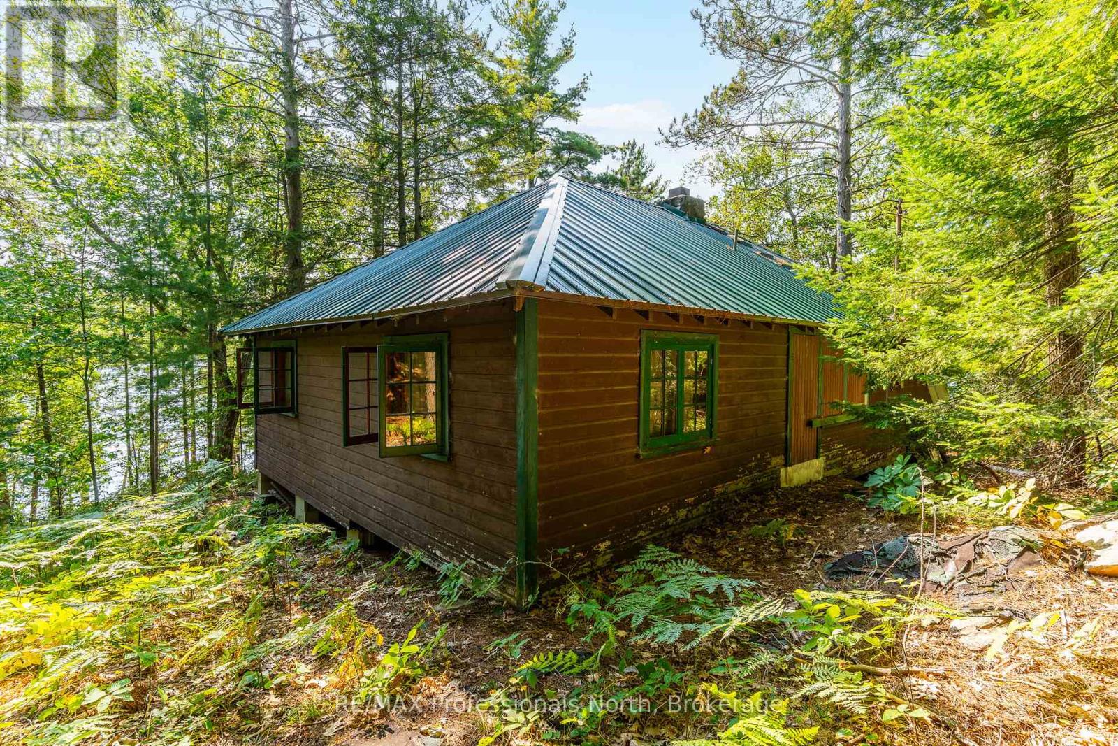 13055 Little Hawk South Shore Road, Algonquin Highlands, Ontario  K0M 1J1 - Photo 21 - X12281388