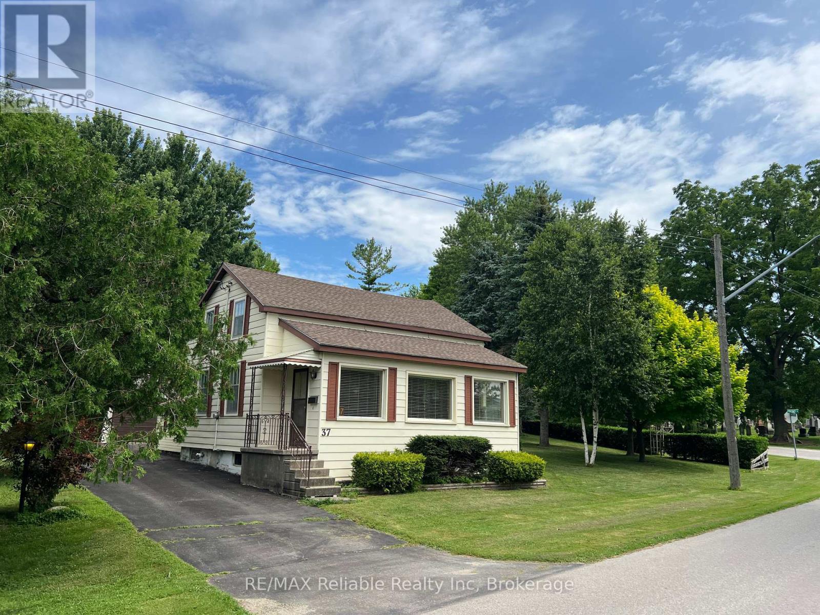 37 FRONT ROAD, Huron East, Ontario
