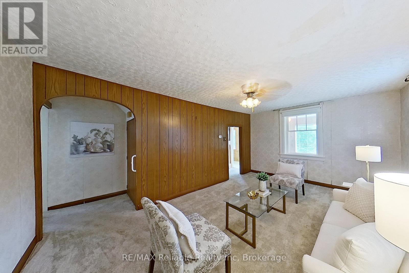 37 Front Road, Huron East, Ontario  N0K 1G0 - Photo 15 - X12281508