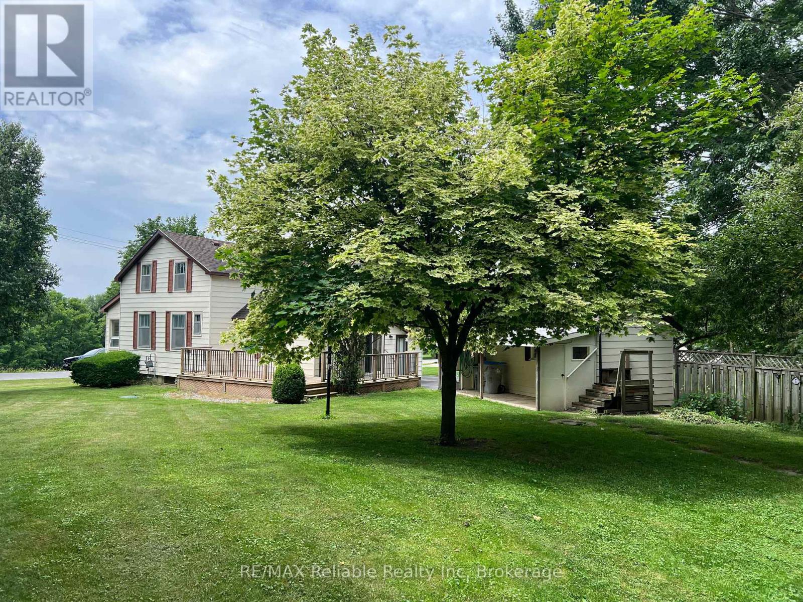 37 Front Road, Huron East, Ontario  N0K 1G0 - Photo 2 - X12281508