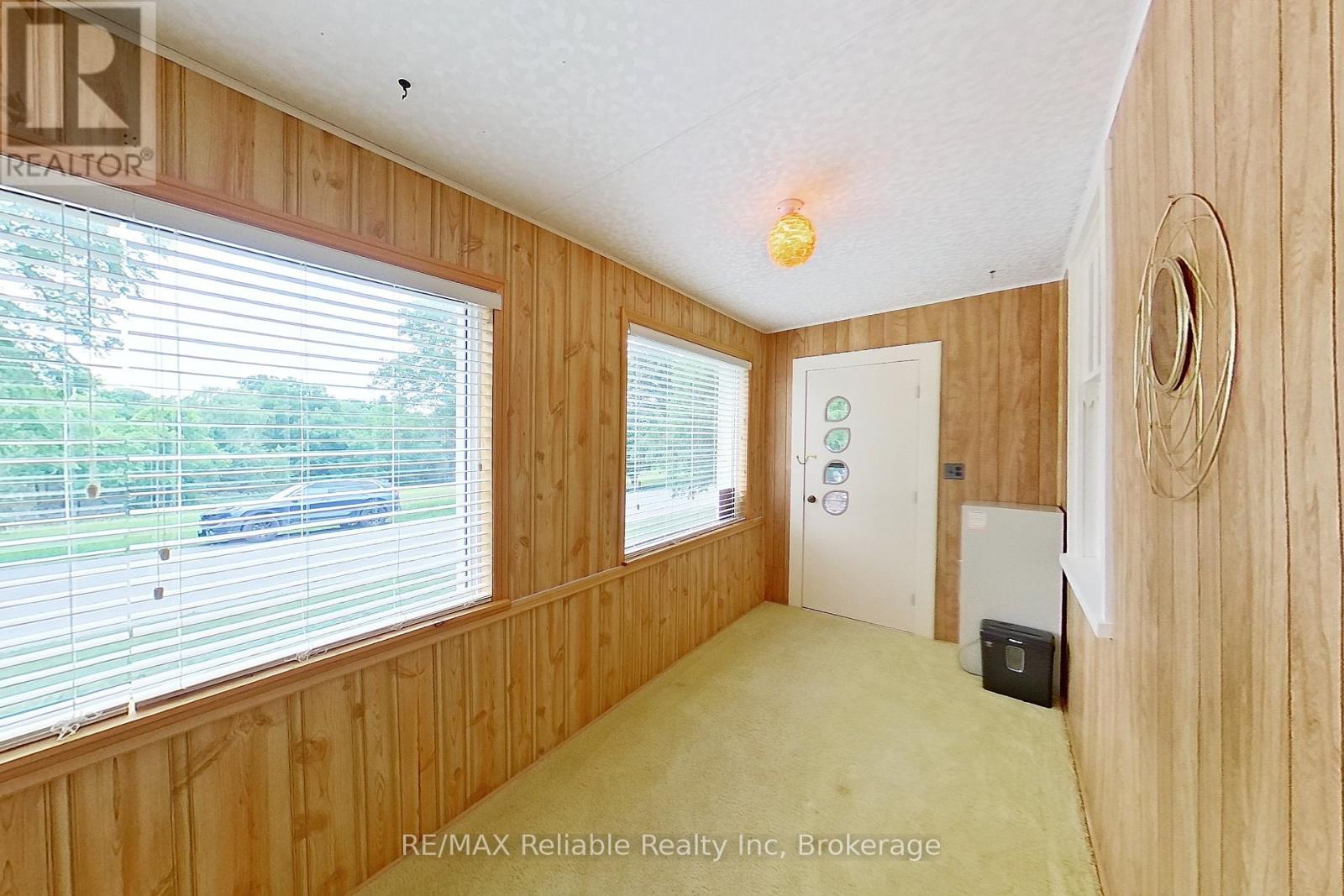 37 Front Road, Huron East, Ontario  N0K 1G0 - Photo 22 - X12281508