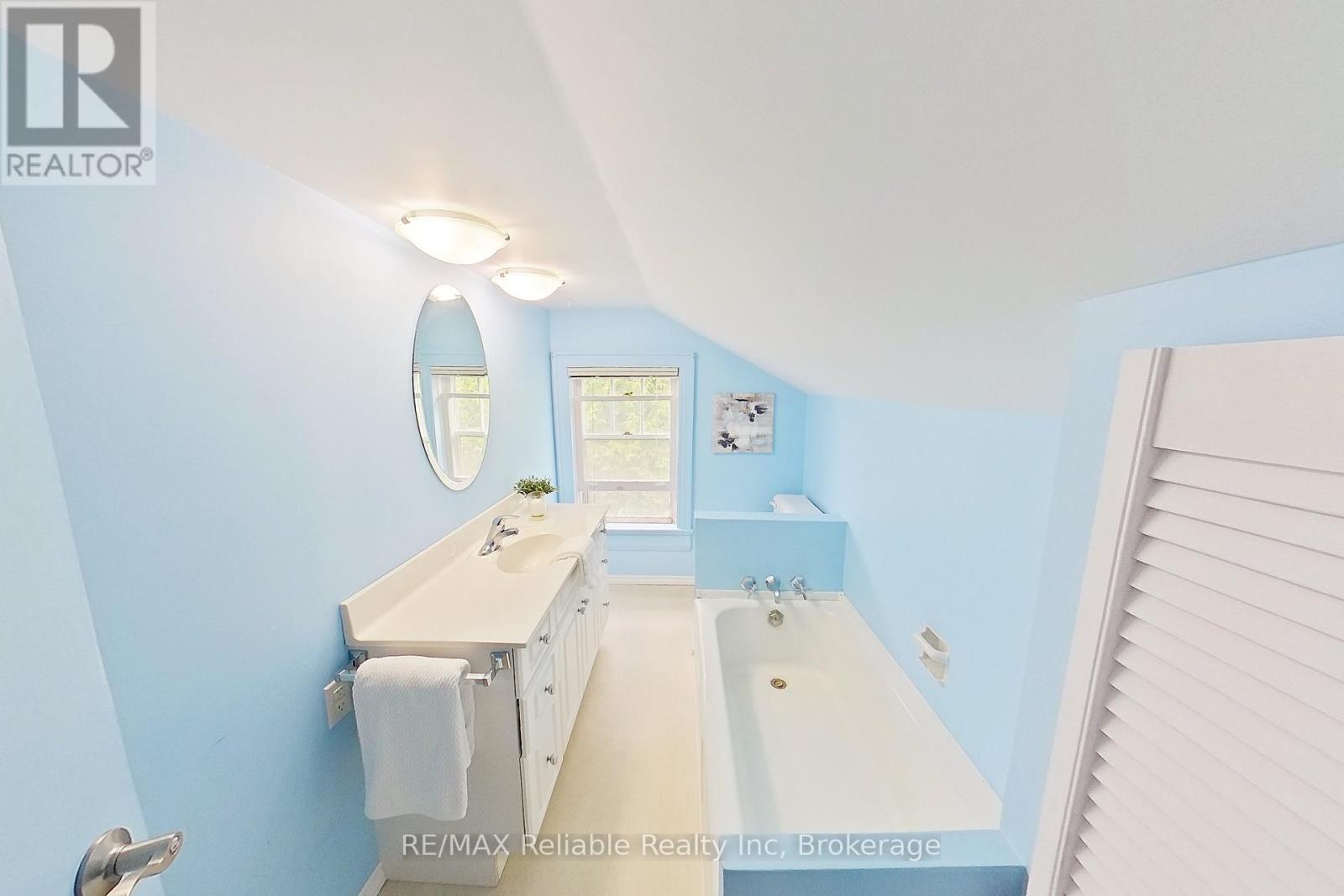 37 Front Road, Huron East, Ontario  N0K 1G0 - Photo 23 - X12281508