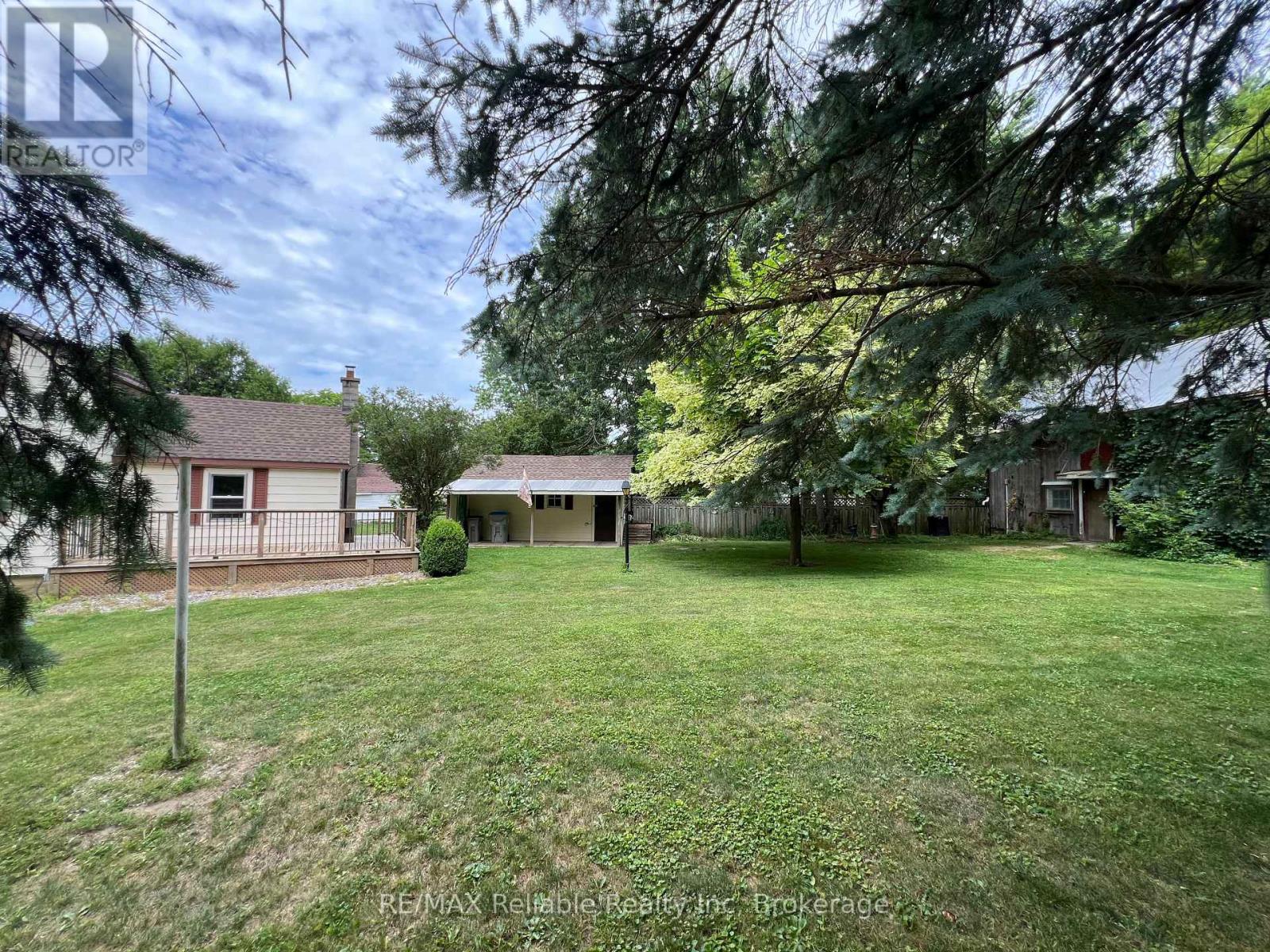 37 Front Road, Huron East, Ontario  N0K 1G0 - Photo 33 - X12281508