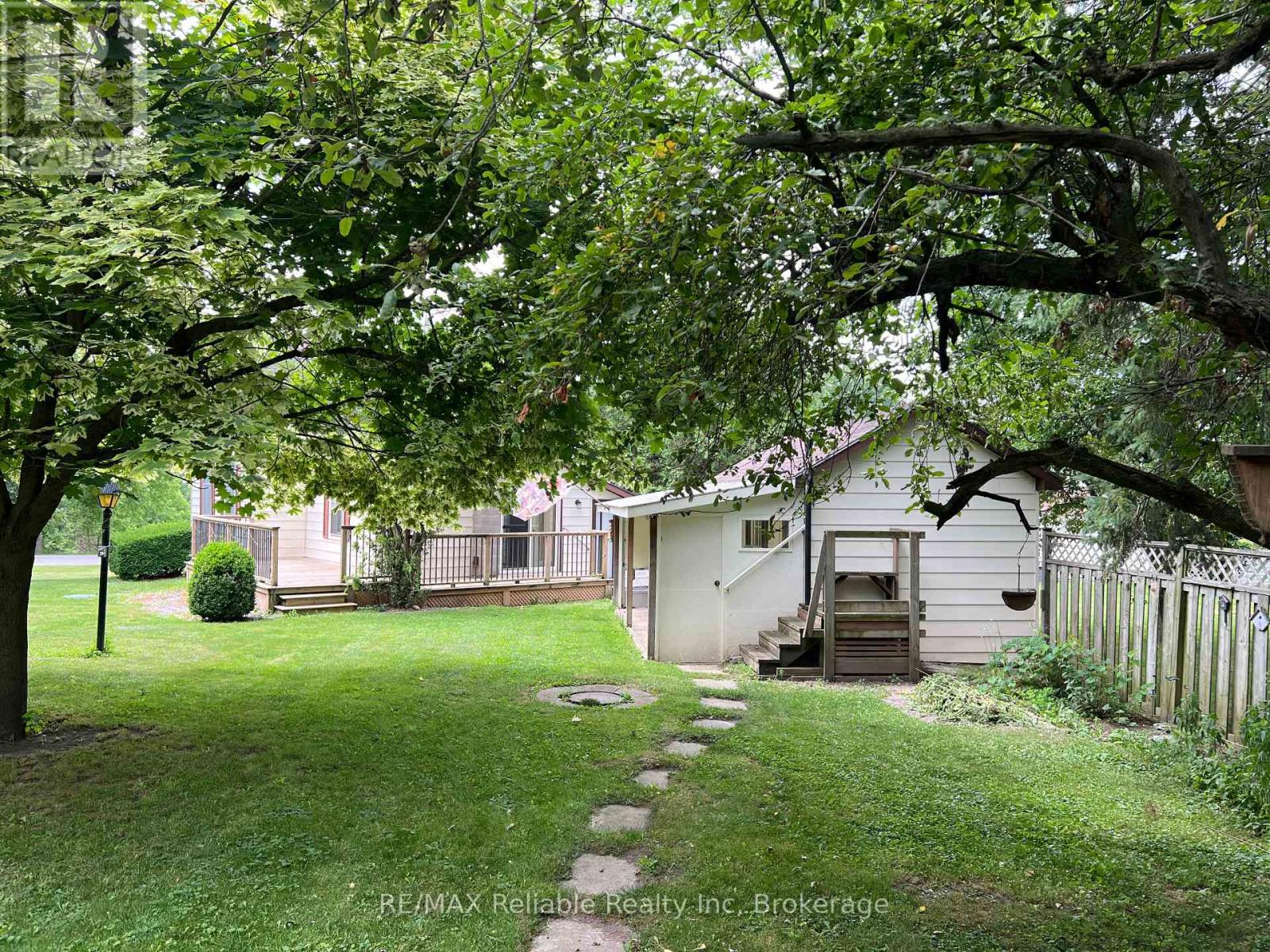 37 Front Road, Huron East, Ontario  N0K 1G0 - Photo 34 - X12281508