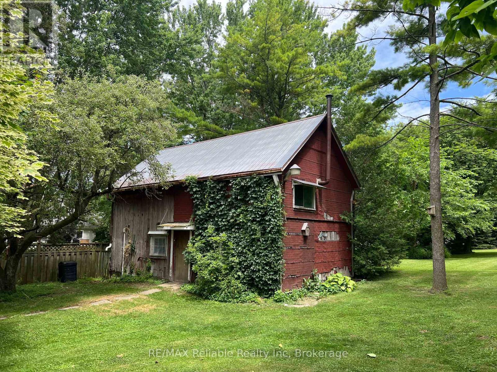 37 Front Road, Huron East, Ontario  N0K 1G0 - Photo 37 - X12281508