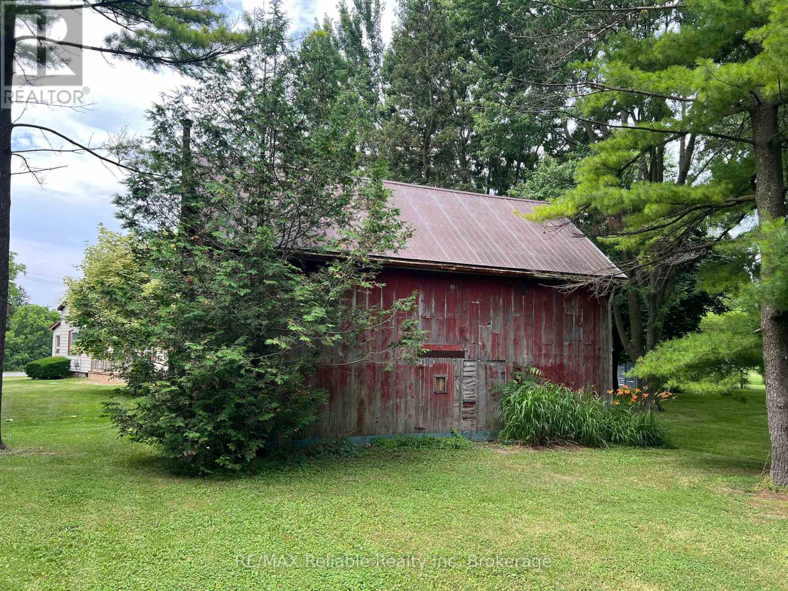 37 Front Road, Huron East, Ontario  N0K 1G0 - Photo 38 - X12281508