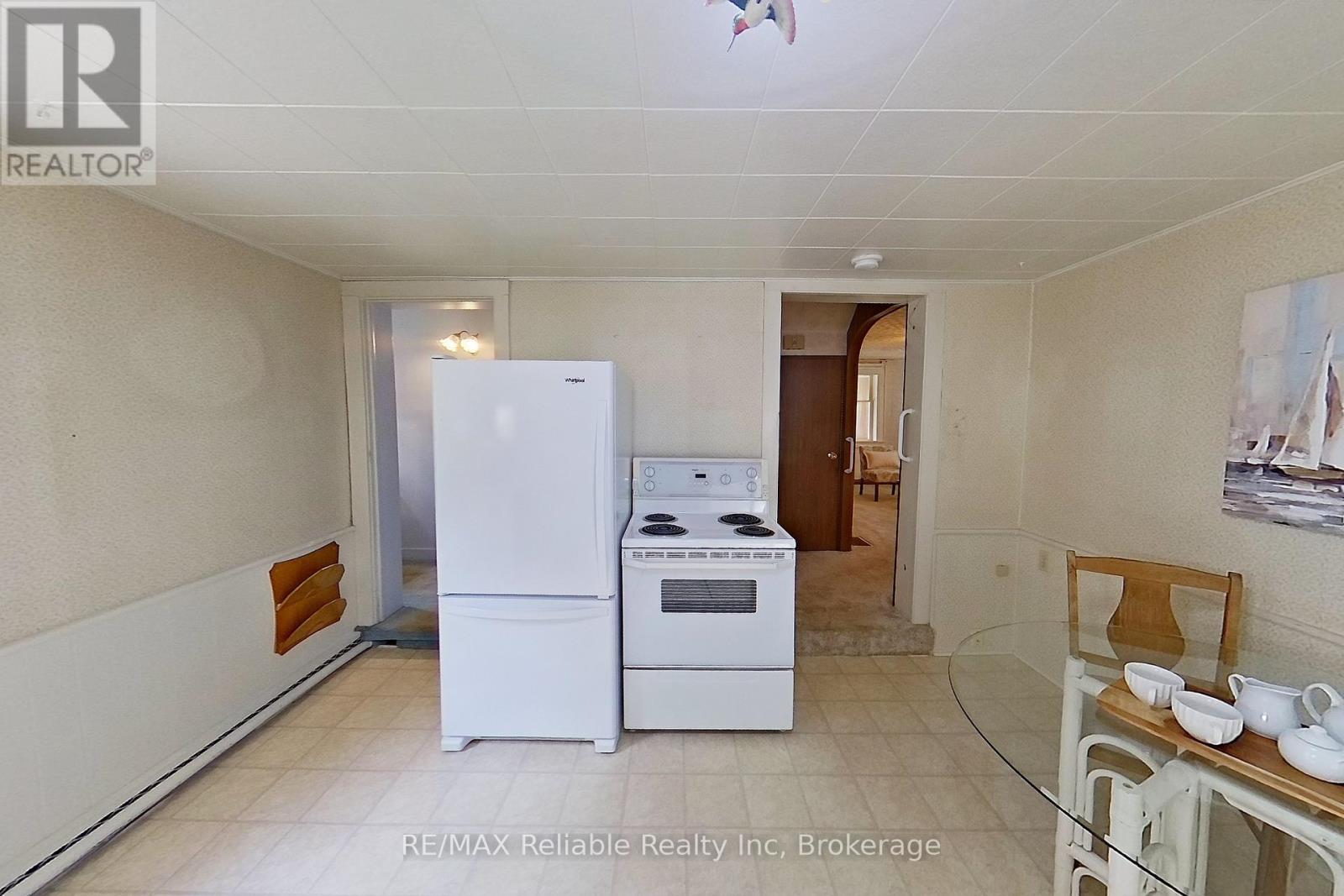37 Front Road, Huron East, Ontario  N0K 1G0 - Photo 6 - X12281508
