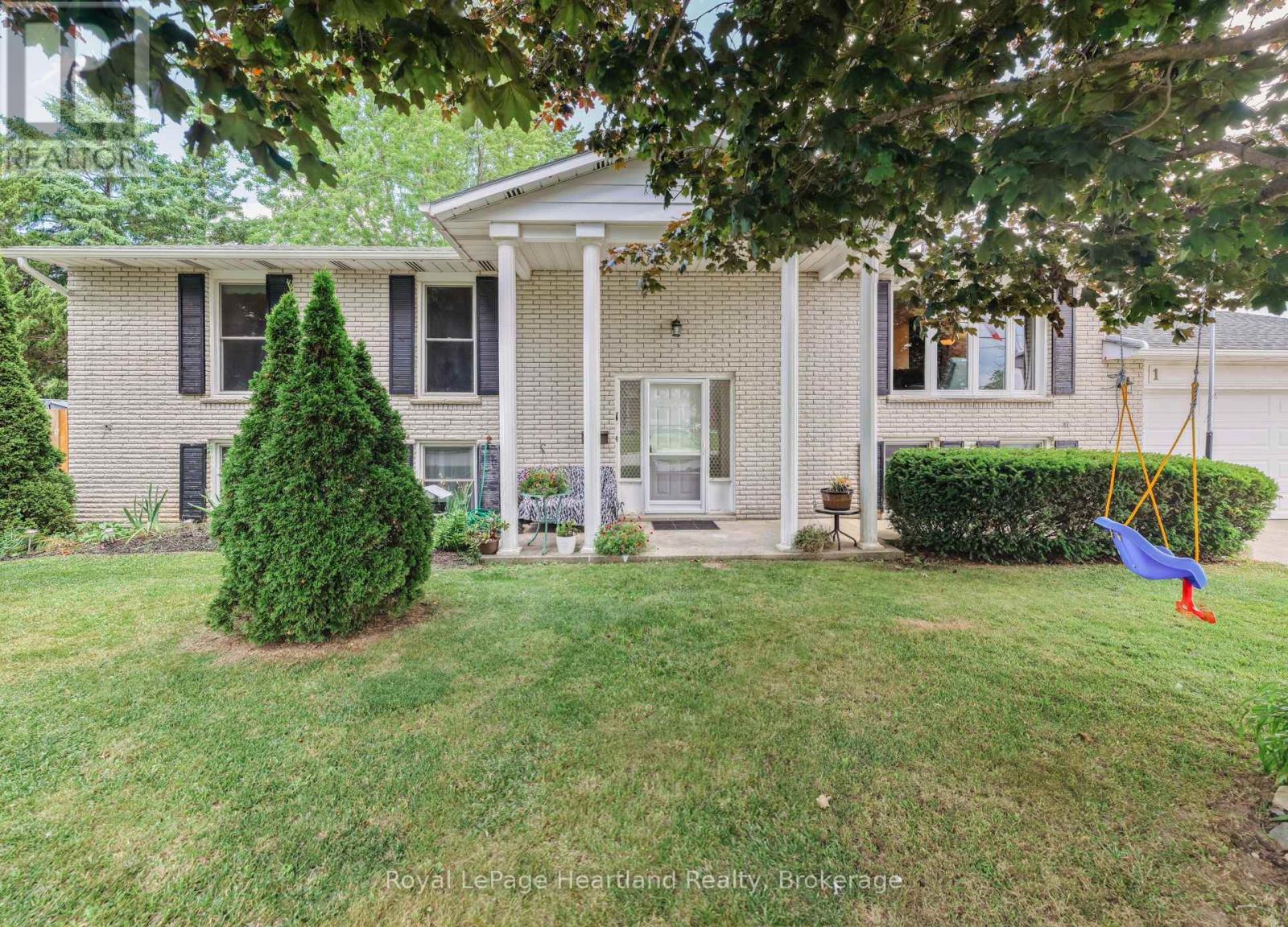 1 Alexander Street, Huron East, Ontario  N0K 1W0 - Photo 2 - X12281577