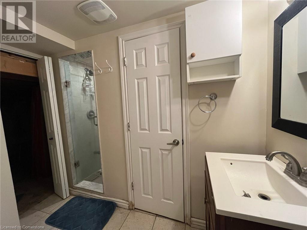 727 Commonwealth Crescent, Kitchener, Ontario  N2E 4J8 - Photo 8 - 40748374