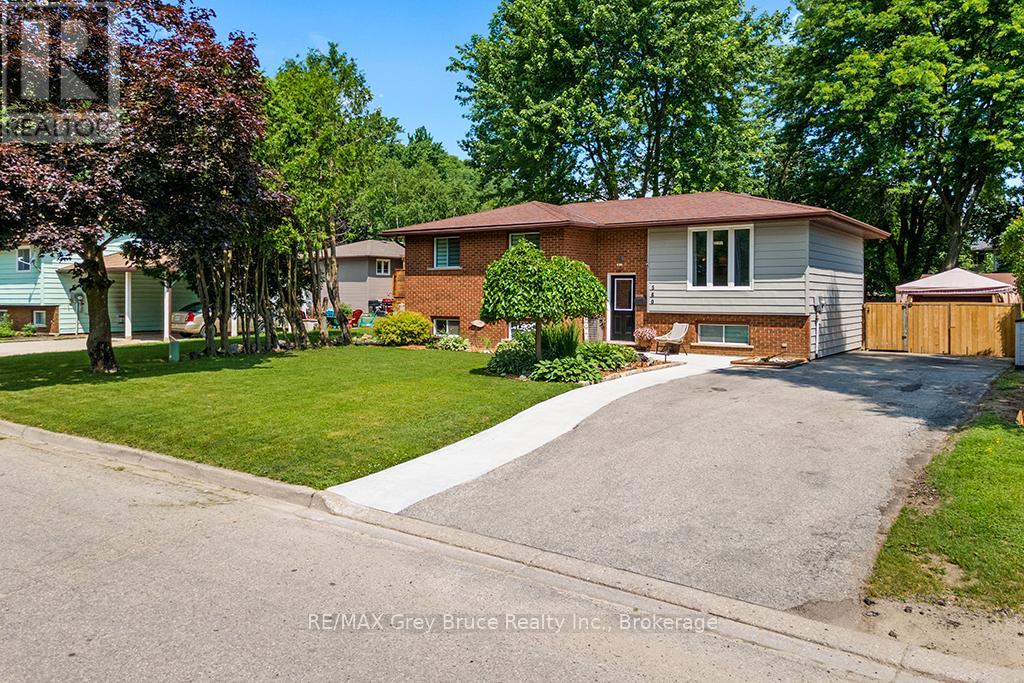580 2nd  A Street W, Owen Sound, Ontario  N4K 6H4 - Photo 1 - X12281642