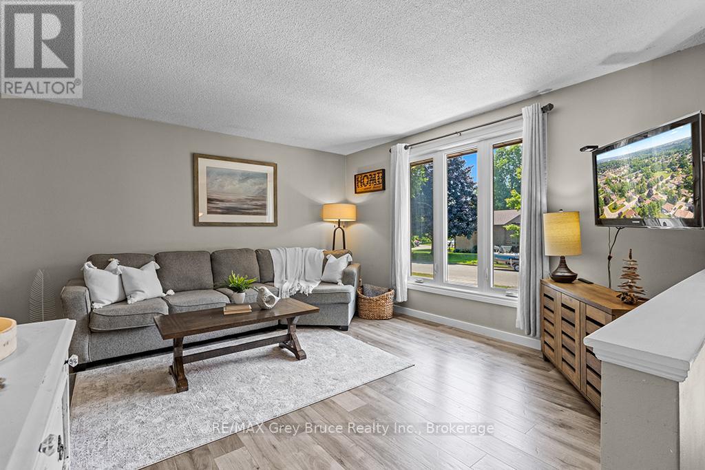 580 2nd  A Street W, Owen Sound, Ontario  N4K 6H4 - Photo 10 - X12281642