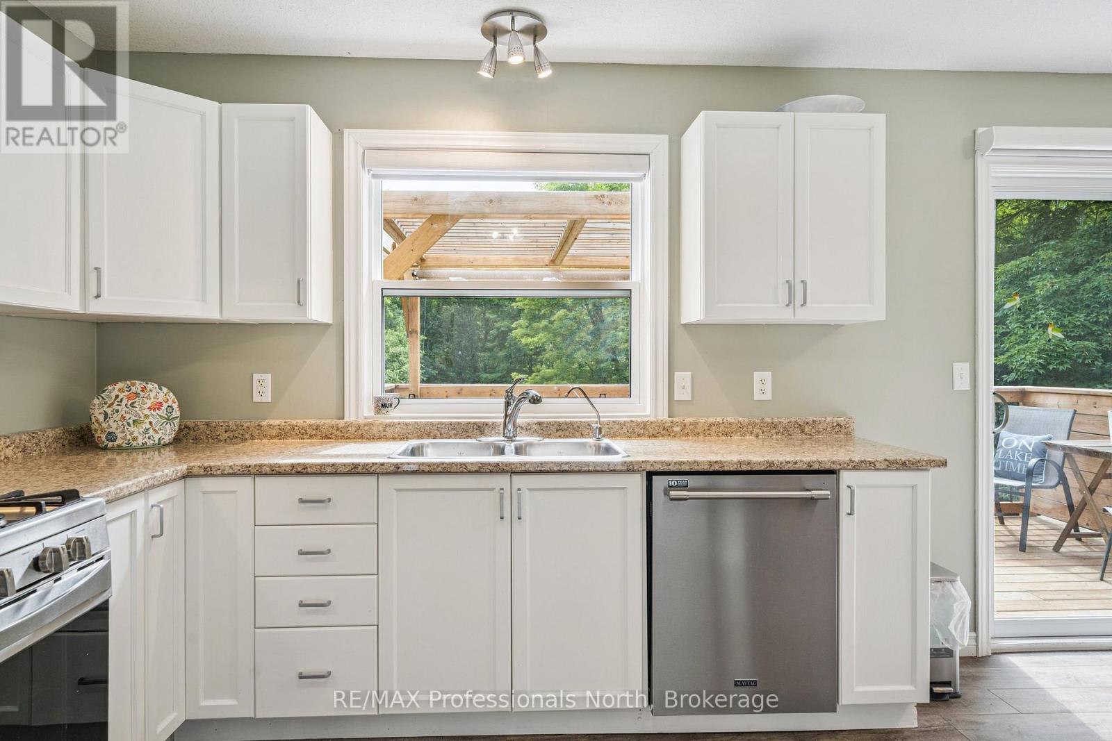 57 Young Street S, Huntsville, Ontario  P1H 1T8 - Photo 11 - X12281653