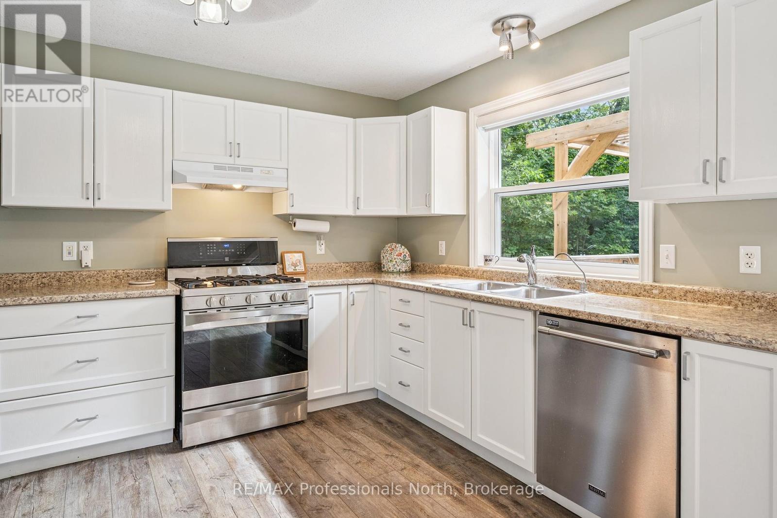 57 Young Street S, Huntsville, Ontario  P1H 1T8 - Photo 14 - X12281653