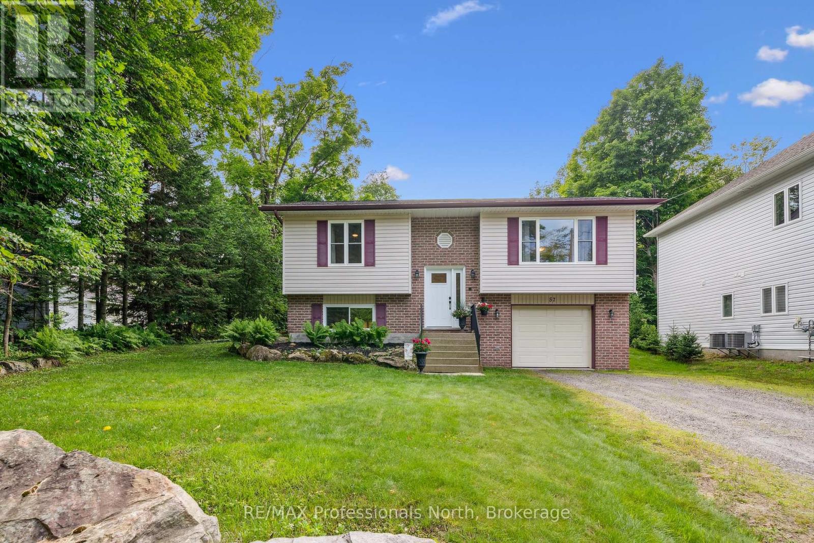57 Young Street S, Huntsville, Ontario  P1H 1T8 - Photo 2 - X12281653