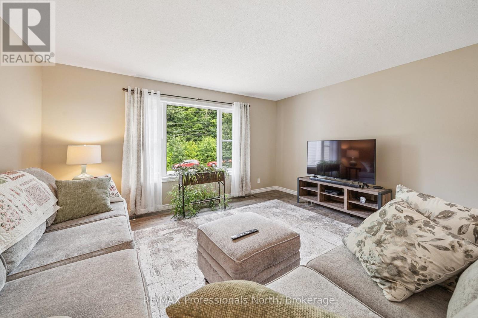 57 Young Street S, Huntsville, Ontario  P1H 1T8 - Photo 7 - X12281653