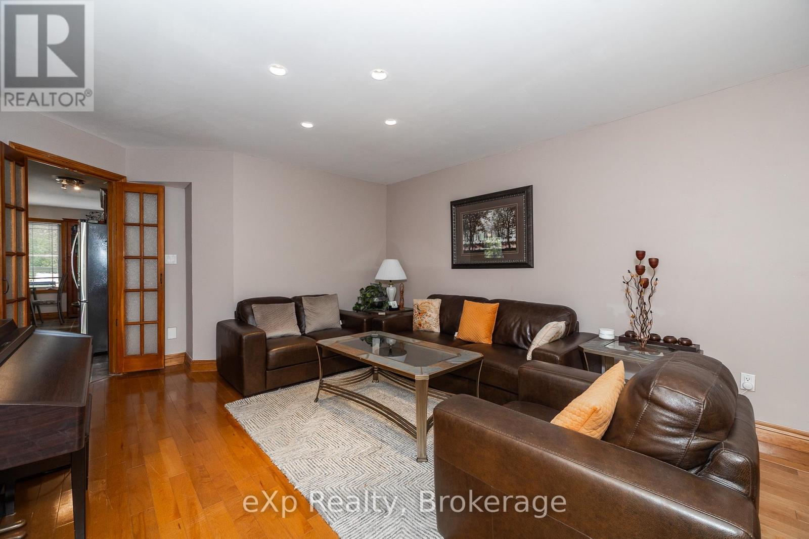 910 26th Street E, Owen Sound, Ontario  N4K 5N3 - Photo 12 - X12281731