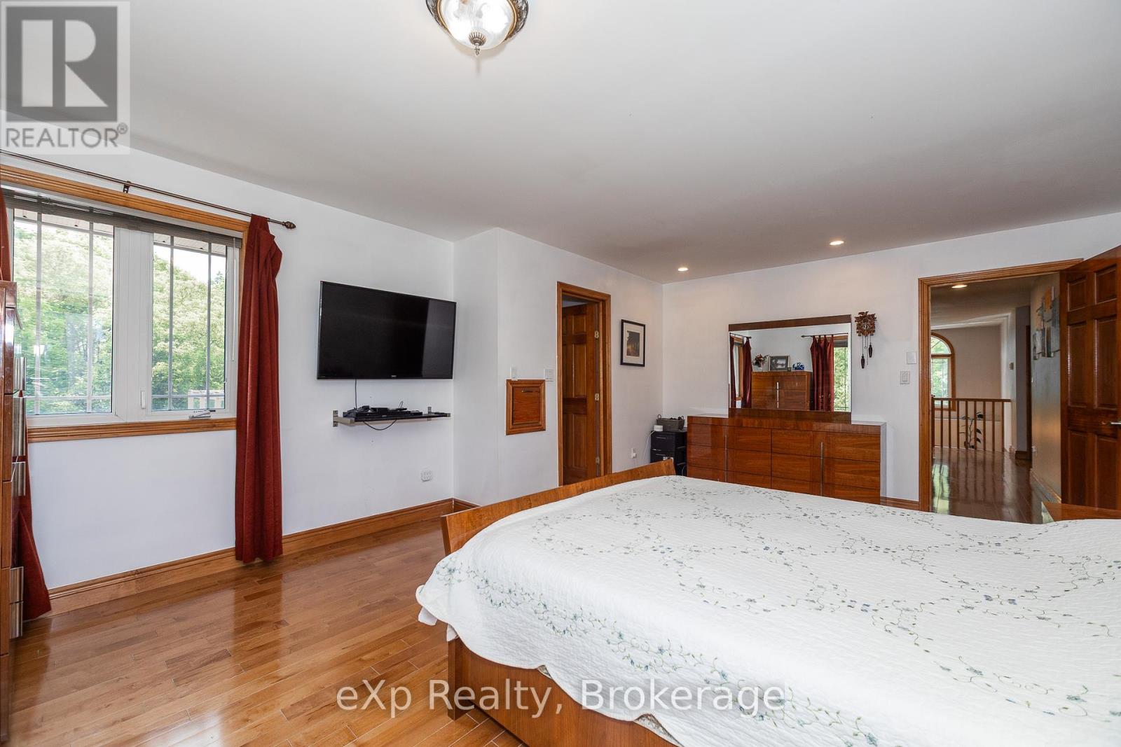 910 26th Street E, Owen Sound, Ontario  N4K 5N3 - Photo 19 - X12281731