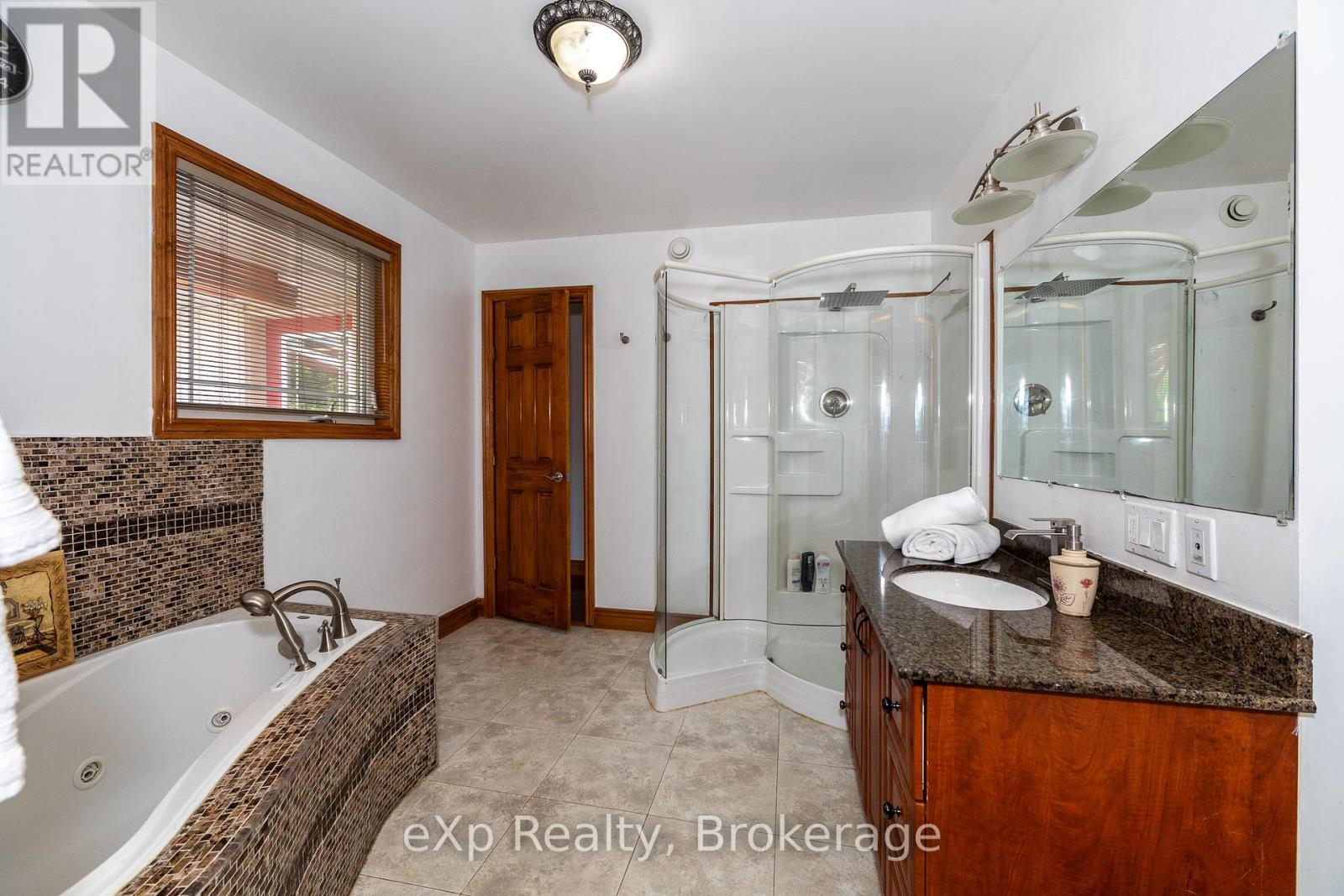 910 26th Street E, Owen Sound, Ontario  N4K 5N3 - Photo 21 - X12281731