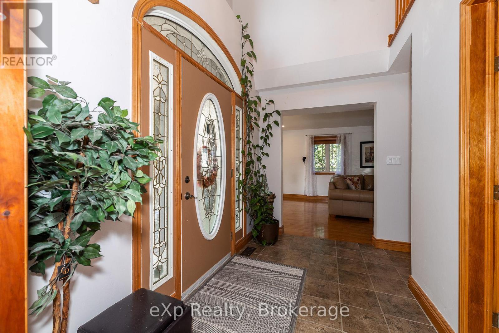 910 26th Street E, Owen Sound, Ontario  N4K 5N3 - Photo 3 - X12281731