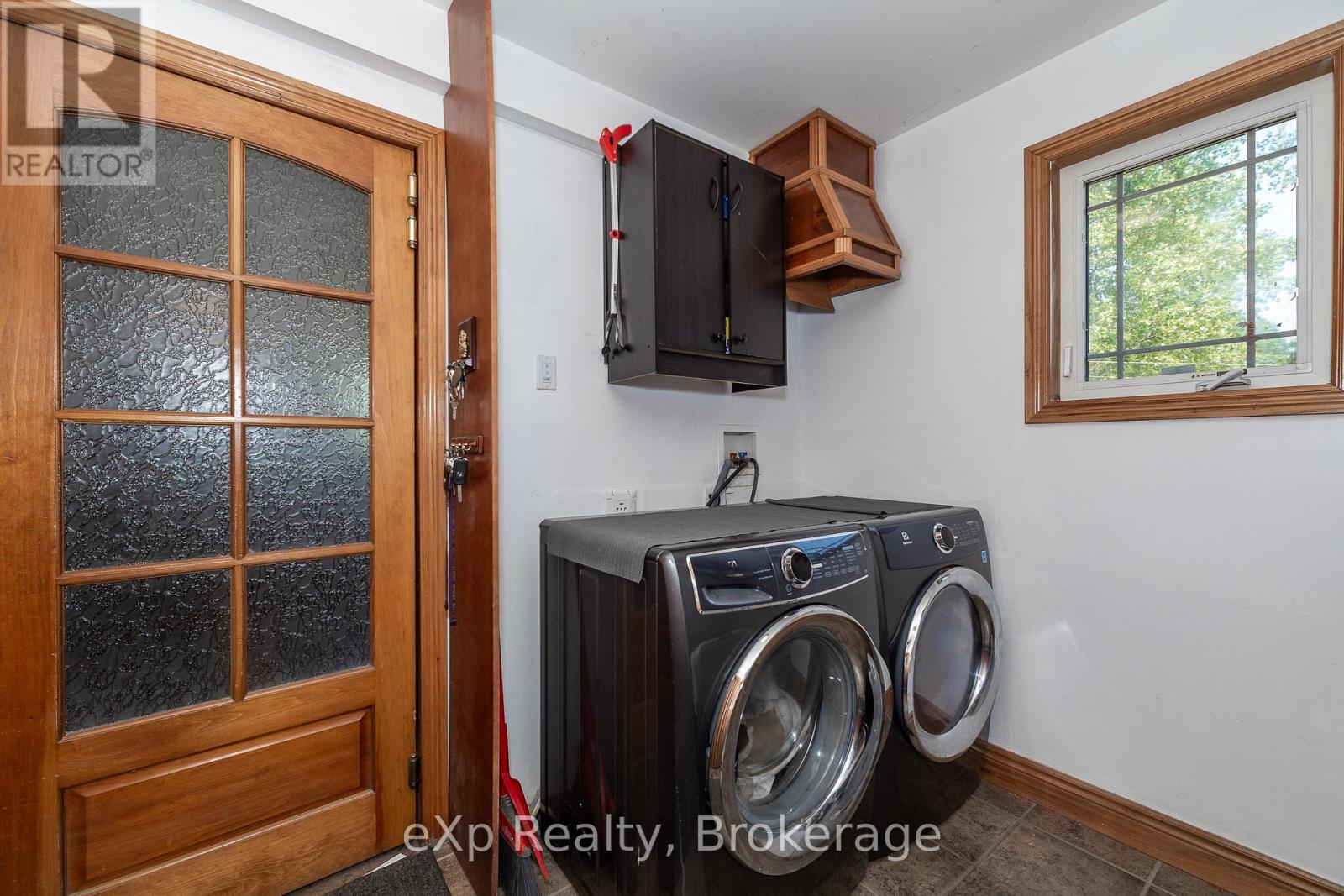 910 26th Street E, Owen Sound, Ontario  N4K 5N3 - Photo 32 - X12281731