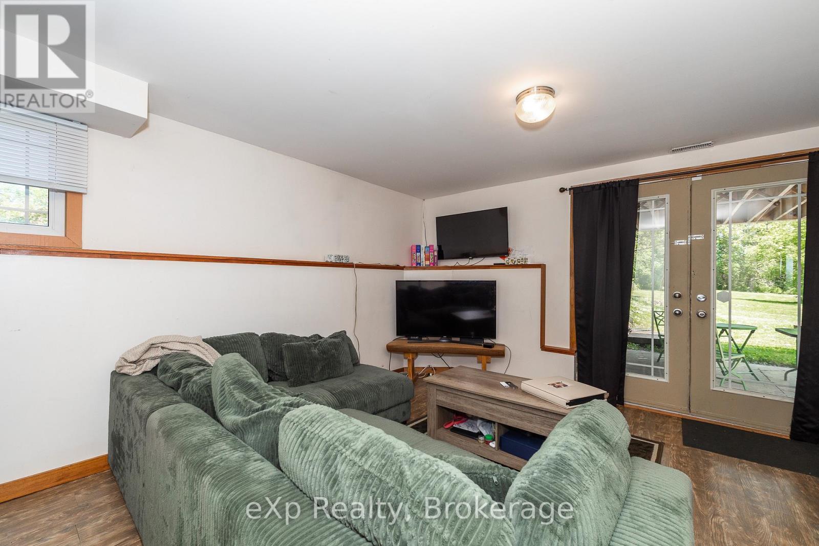 910 26th Street E, Owen Sound, Ontario  N4K 5N3 - Photo 36 - X12281731