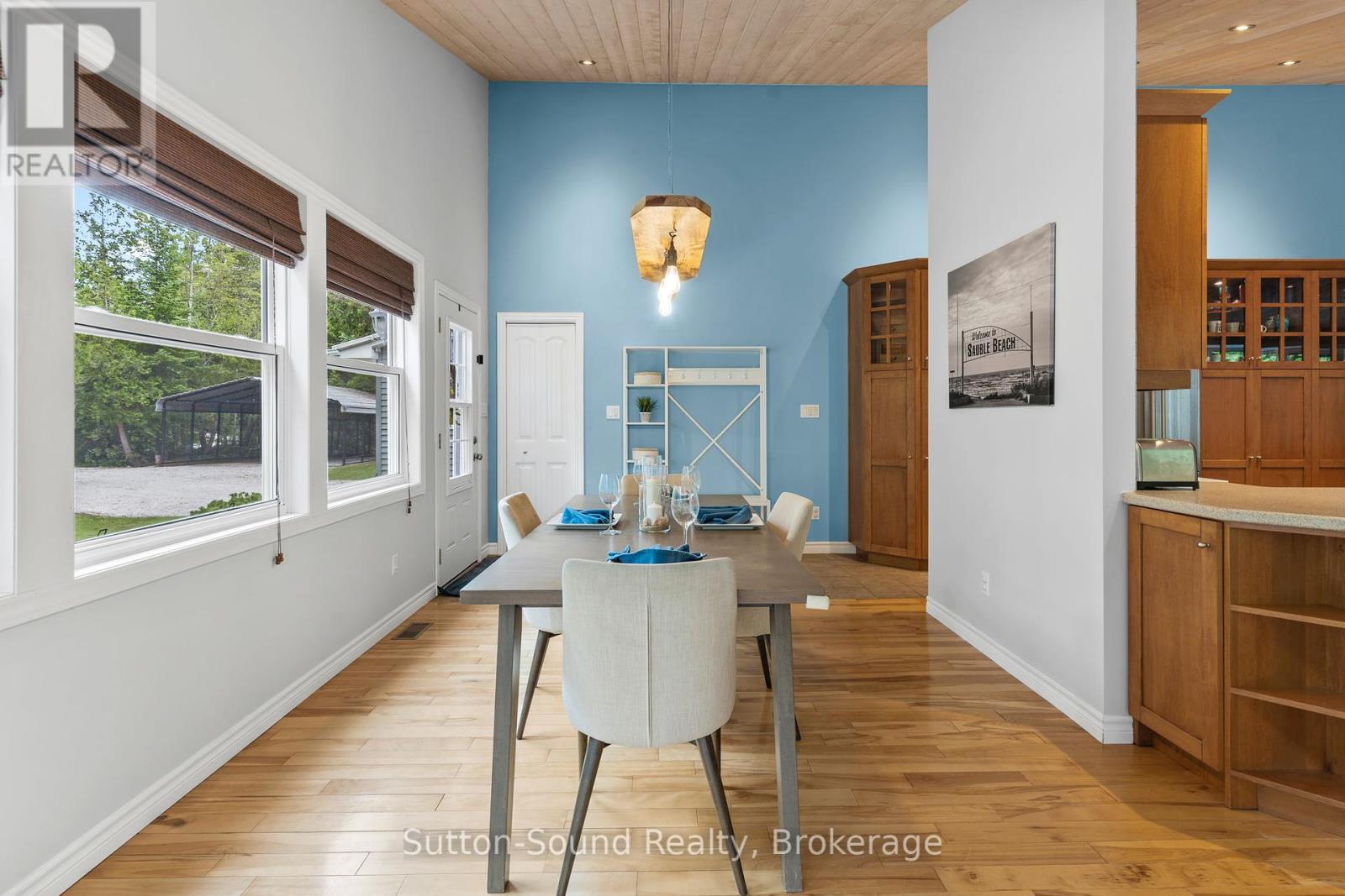749 Oxford Crescent, South Bruce Peninsula, Ontario  N0H 2G0 - Photo 11 - X12282273