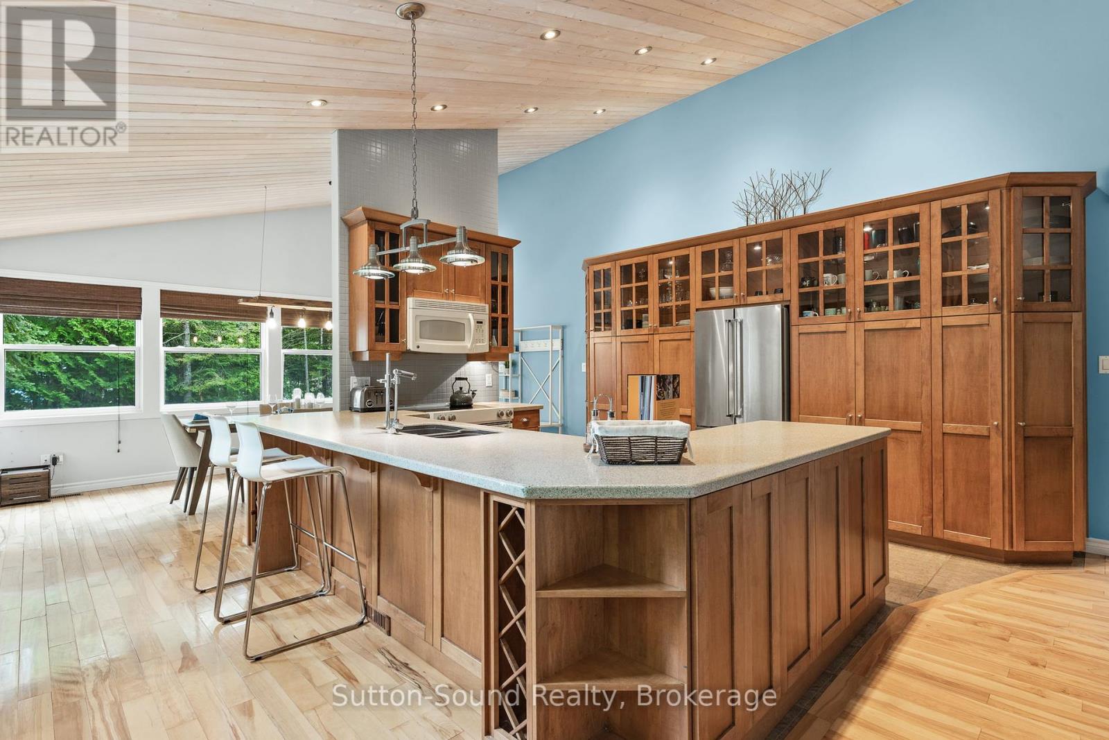 749 Oxford Crescent, South Bruce Peninsula, Ontario  N0H 2G0 - Photo 13 - X12282273