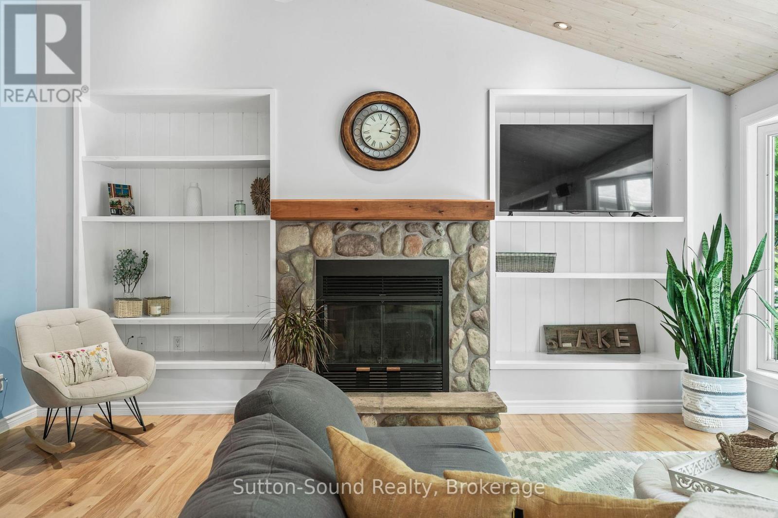 749 Oxford Crescent, South Bruce Peninsula, Ontario  N0H 2G0 - Photo 22 - X12282273