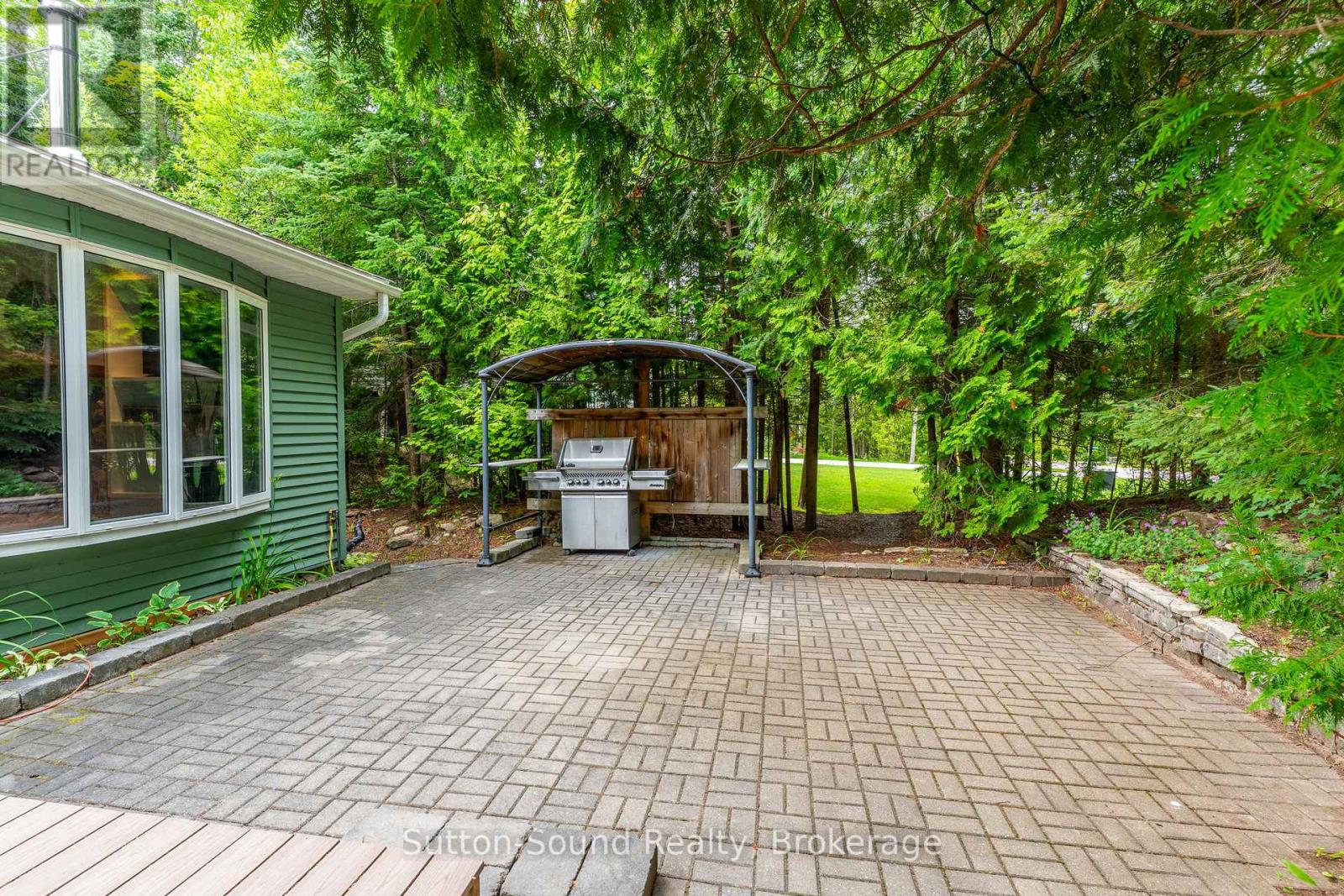 749 Oxford Crescent, South Bruce Peninsula, Ontario  N0H 2G0 - Photo 36 - X12282273