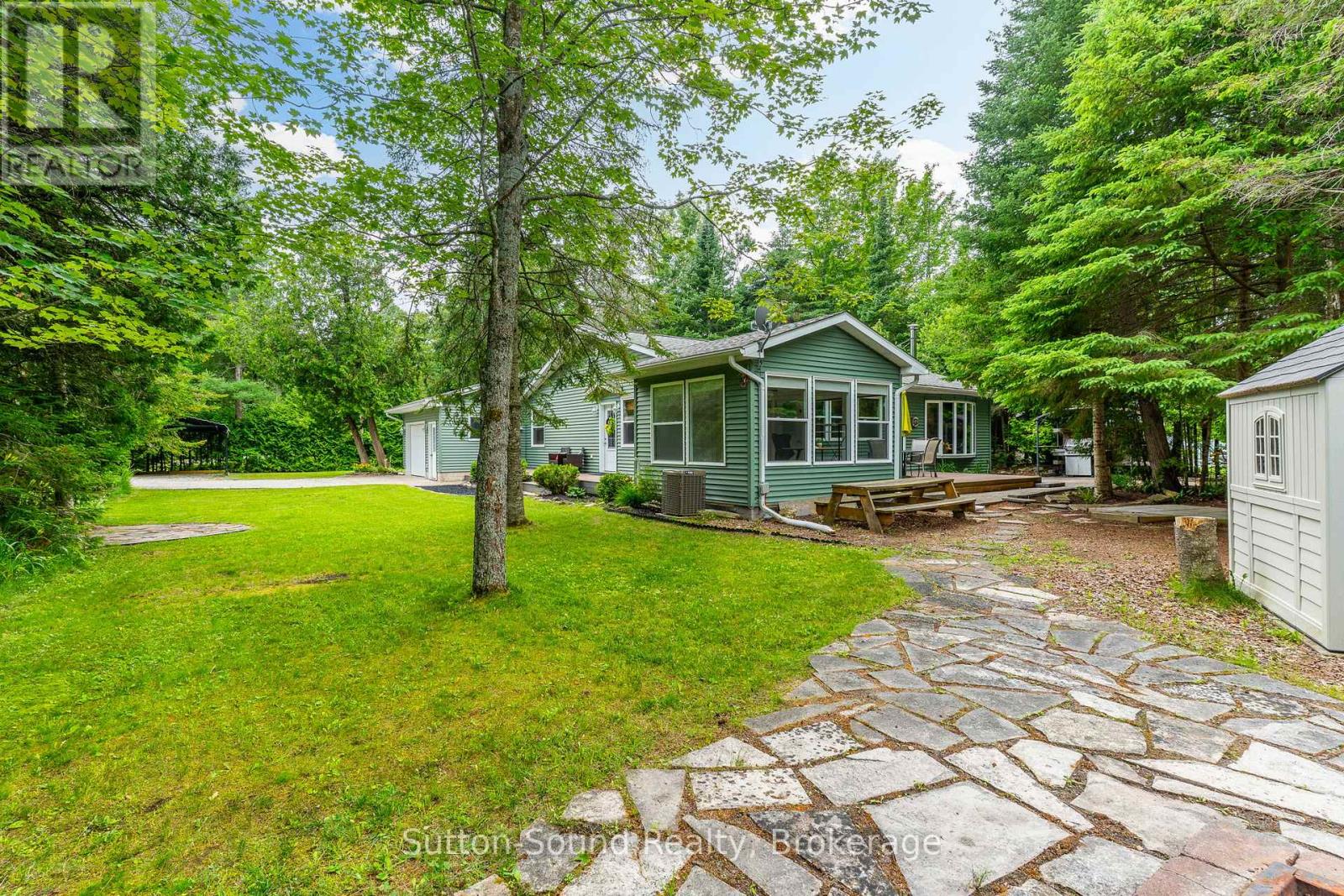 749 Oxford Crescent, South Bruce Peninsula, Ontario  N0H 2G0 - Photo 40 - X12282273