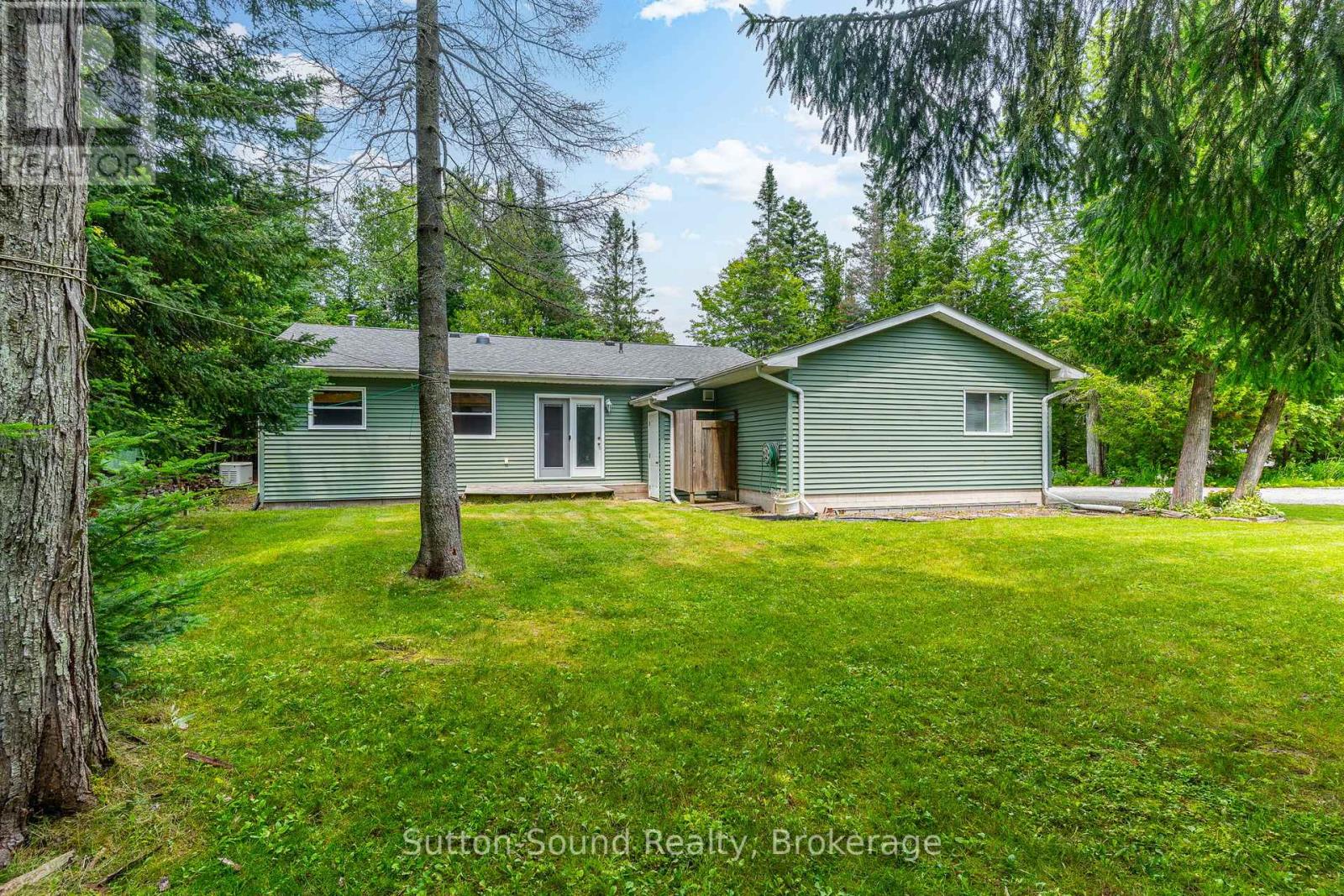 749 Oxford Crescent, South Bruce Peninsula, Ontario  N0H 2G0 - Photo 43 - X12282273
