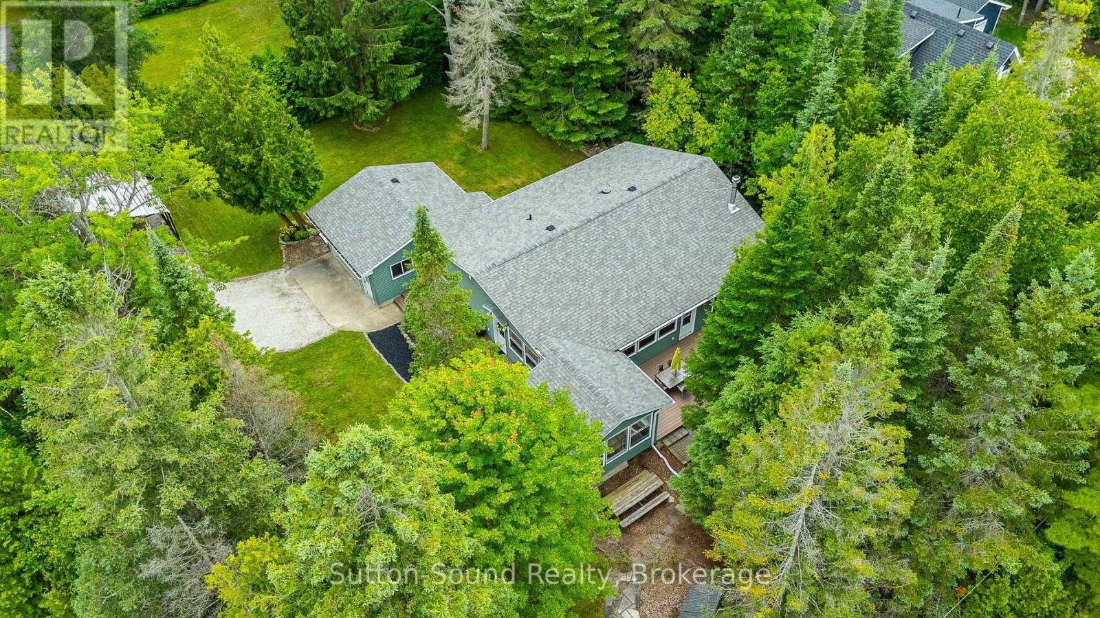 749 Oxford Crescent, South Bruce Peninsula, Ontario  N0H 2G0 - Photo 47 - X12282273