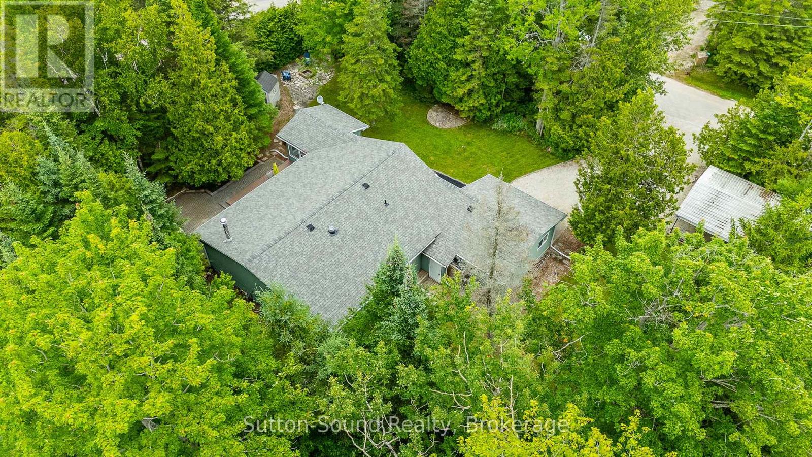 749 Oxford Crescent, South Bruce Peninsula, Ontario  N0H 2G0 - Photo 48 - X12282273