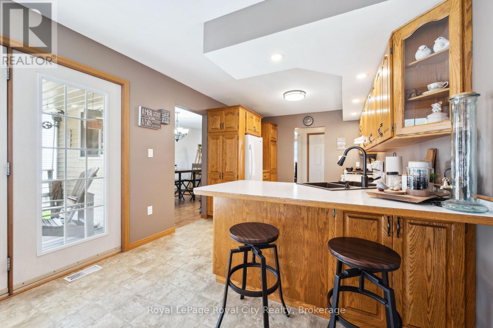 320 Bell Street, Minto, Ontario  N0G 2P0 - Photo 11 - X12282440