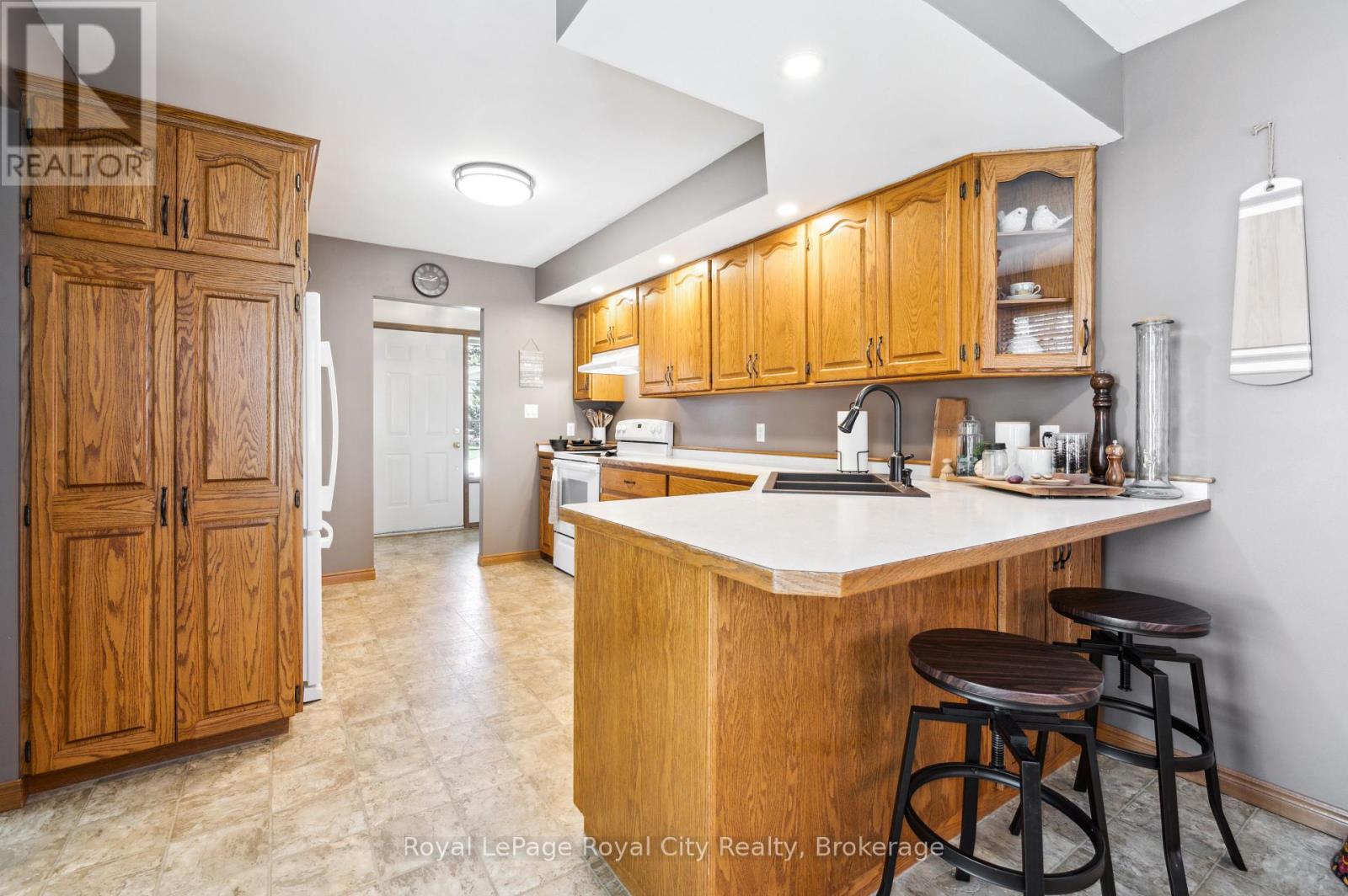320 Bell Street, Minto, Ontario  N0G 2P0 - Photo 12 - X12282440