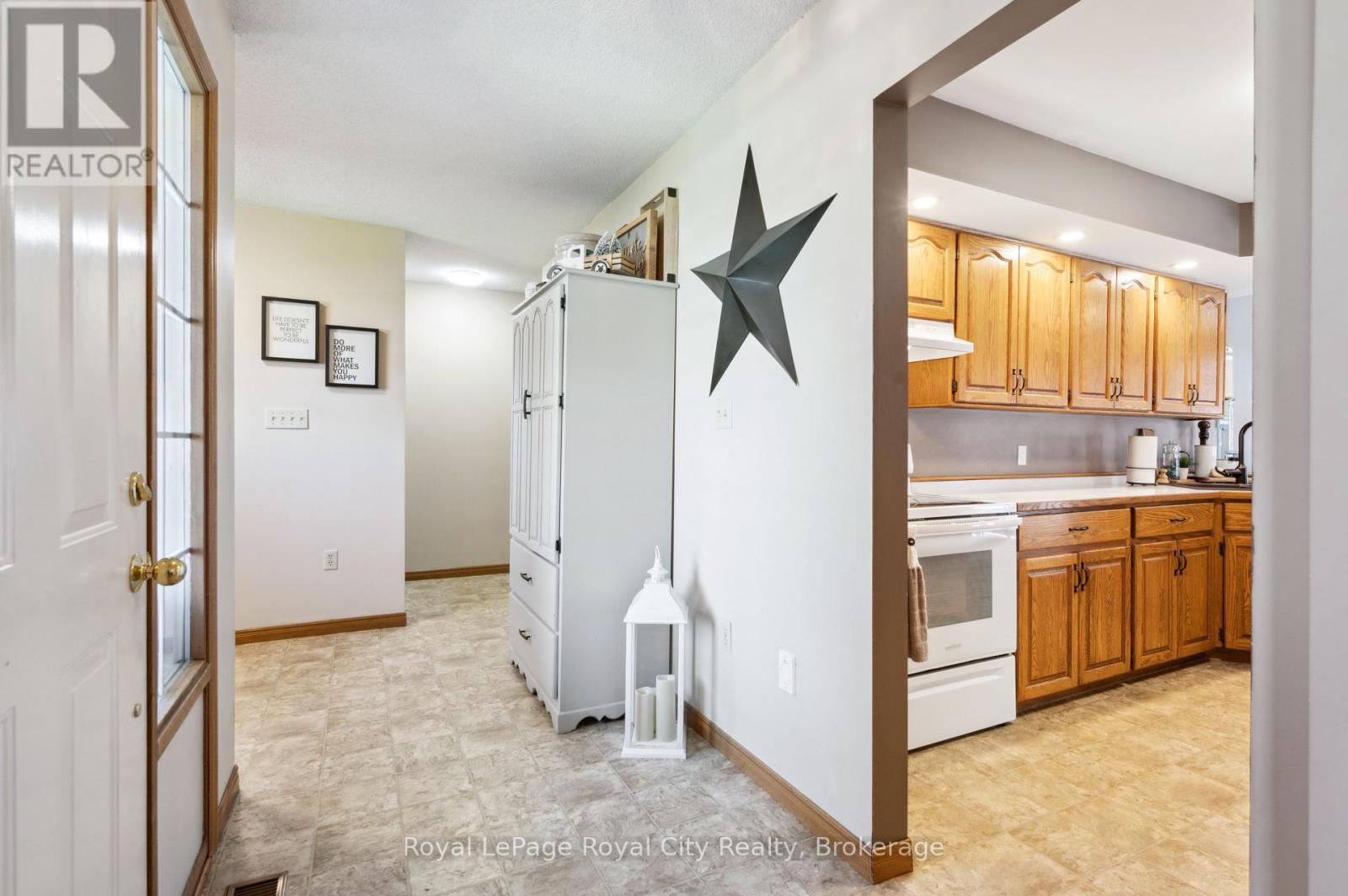 320 Bell Street, Minto, Ontario  N0G 2P0 - Photo 17 - X12282440