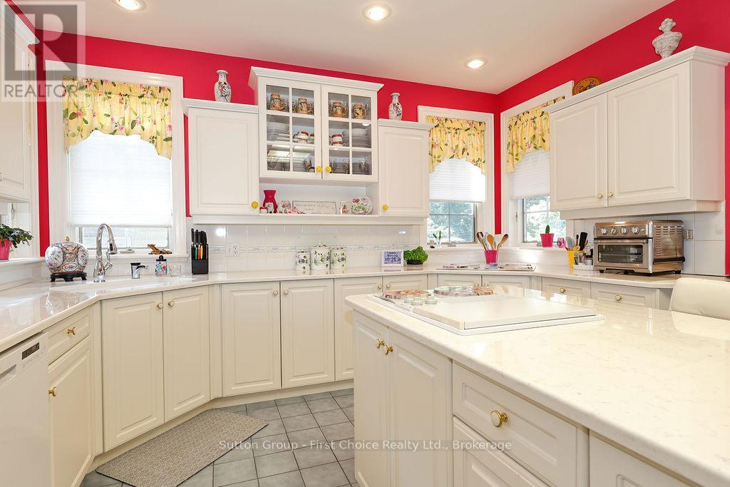 82 Princess Street, Stratford, Ontario  N5A 6C6 - Photo 13 - X12282788