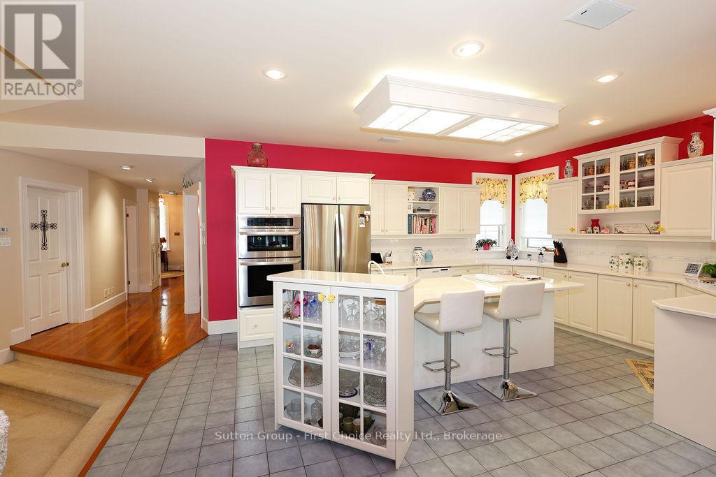 82 Princess Street, Stratford, Ontario  N5A 6C6 - Photo 14 - X12282788