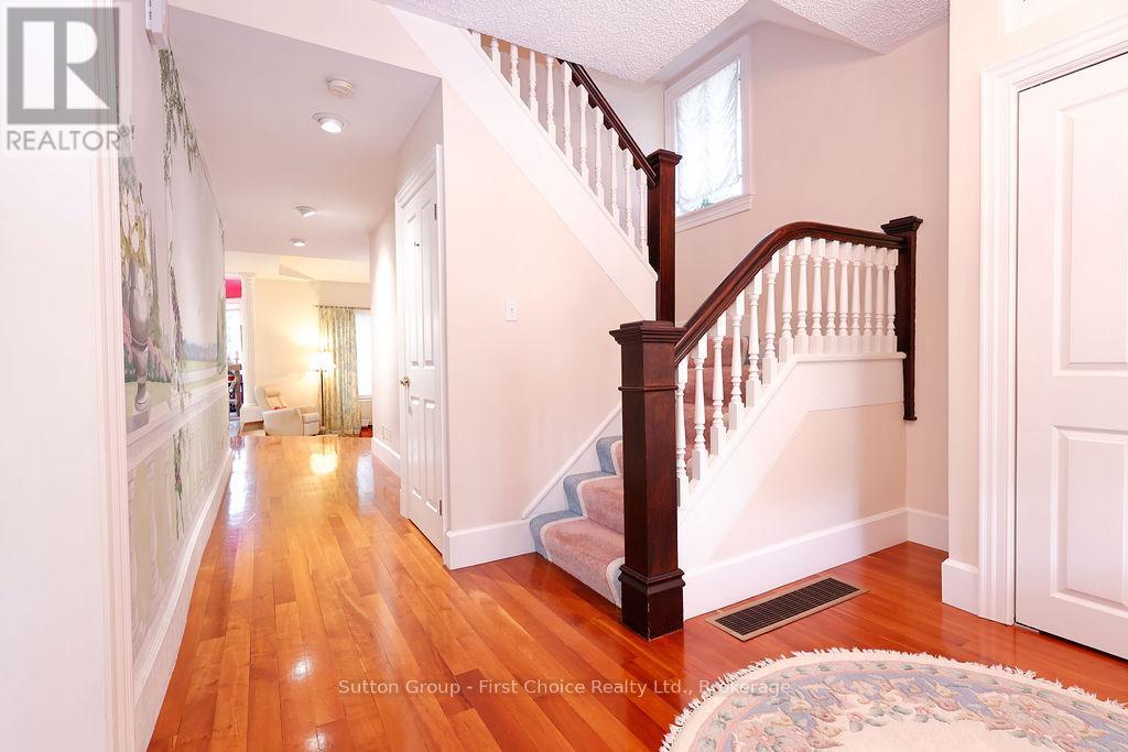 82 Princess Street, Stratford, Ontario  N5A 6C6 - Photo 4 - X12282788