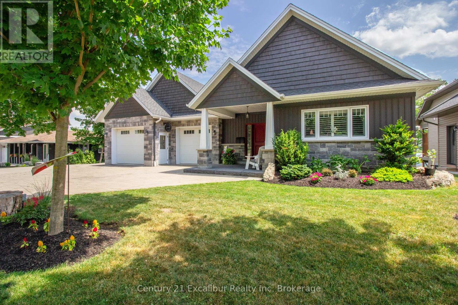 566 St. Patrick Street E, Centre Wellington, Ontario  N1M 1N2 - Photo 2 - X12282986