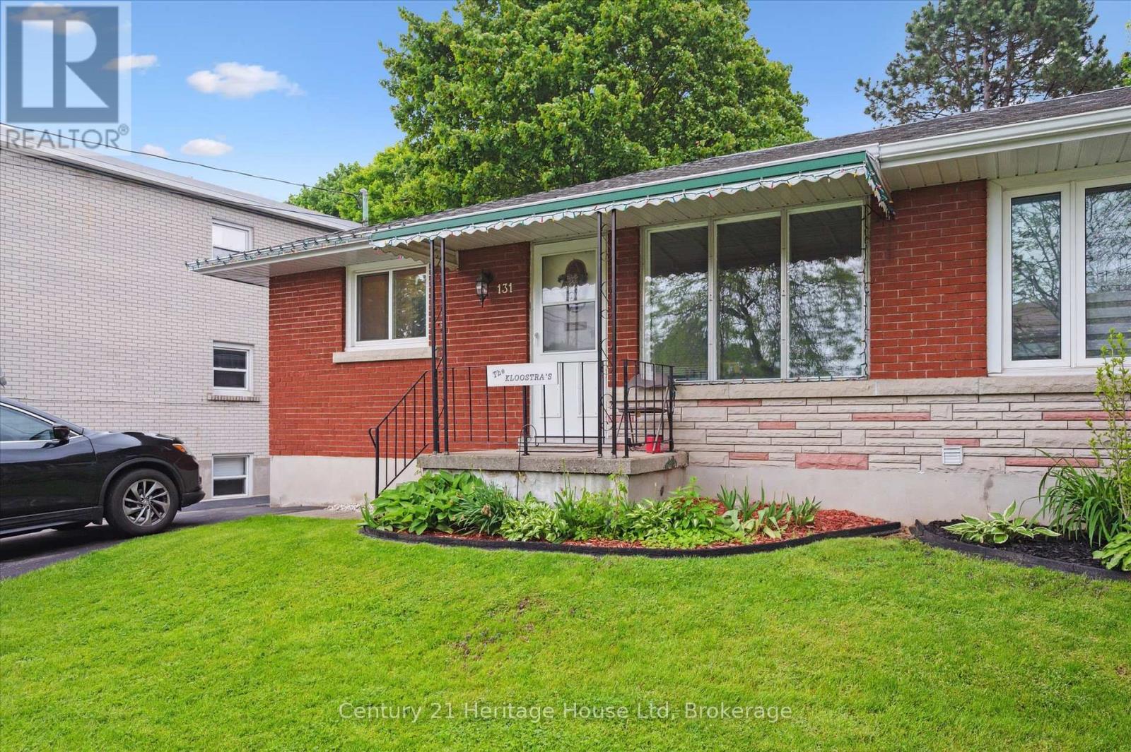 131 Waverley Drive, Guelph, Ontario  N1E 1H1 - Photo 2 - X12282992