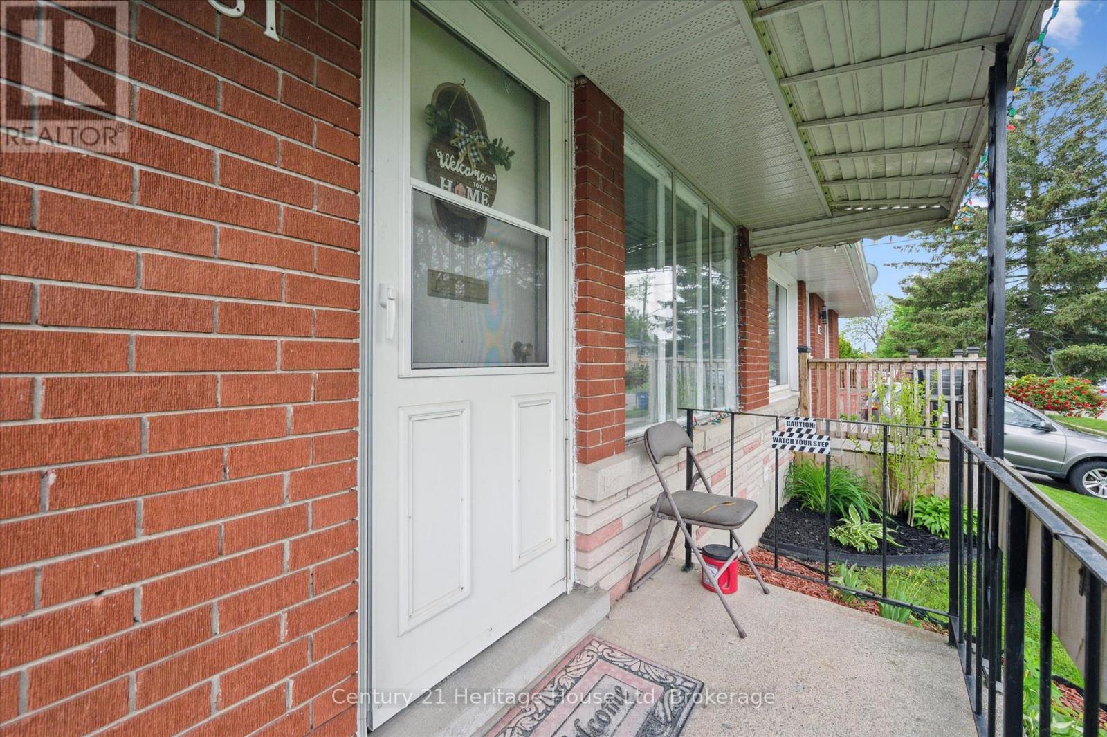 131 Waverley Drive, Guelph, Ontario  N1E 1H1 - Photo 4 - X12282992