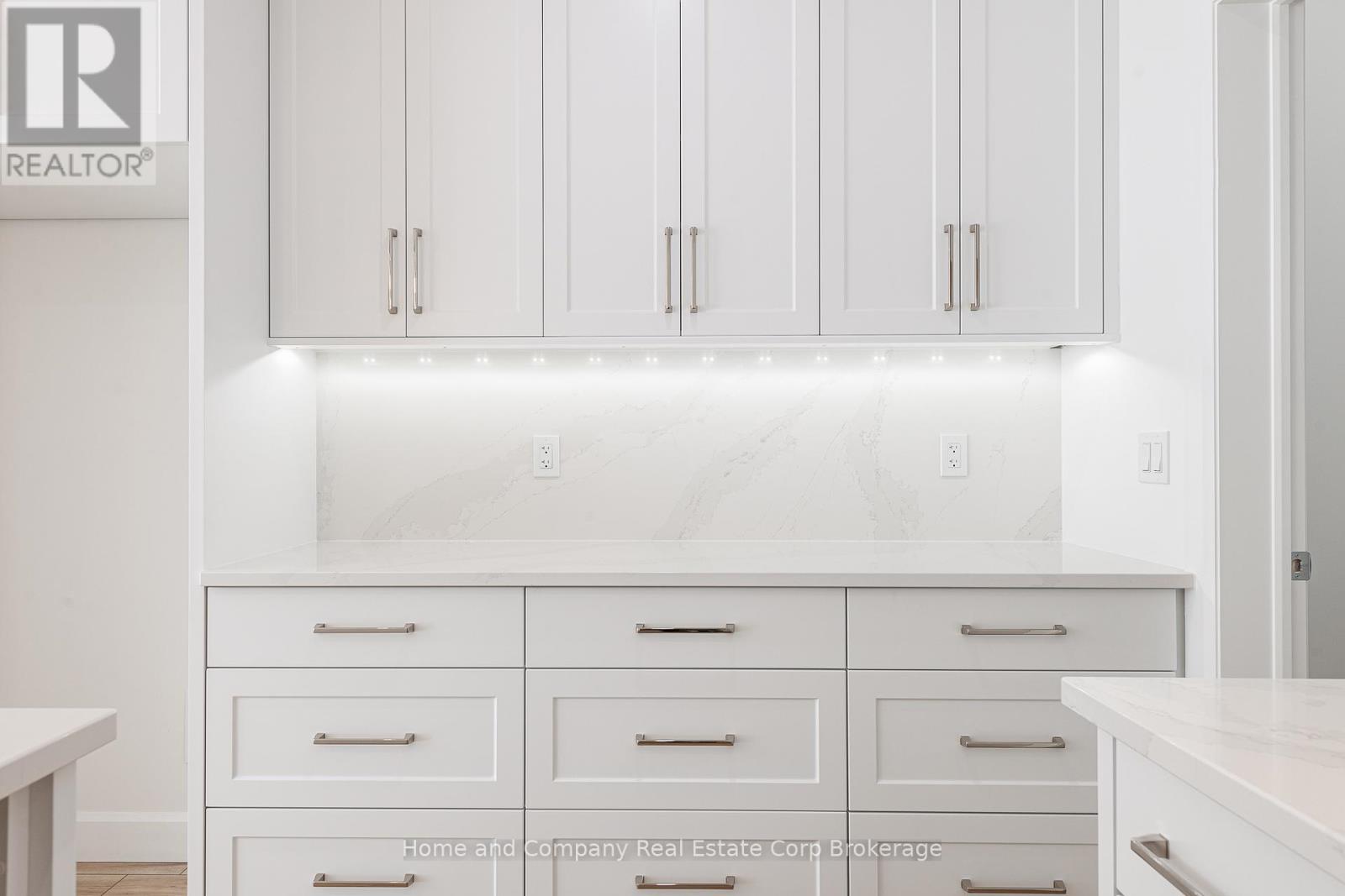 54 Deer Ridge Lane, Bluewater, Ontario  N0M 1G0 - Photo 10 - X12283800