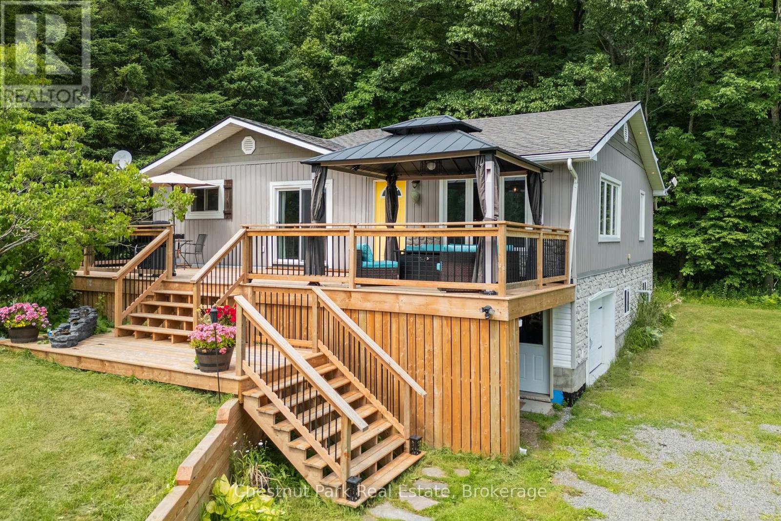 1922 141 Highway, Muskoka Lakes, Ontario  P0B 1M0 - Photo 2 - X12283928
