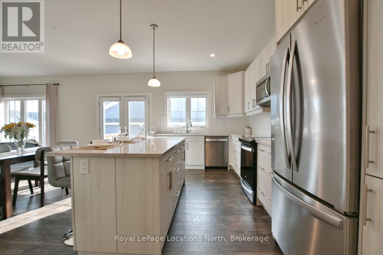 163 Courtland Street, Blue Mountains, Ontario  L9Y 5L7 - Photo 10 - X12284485