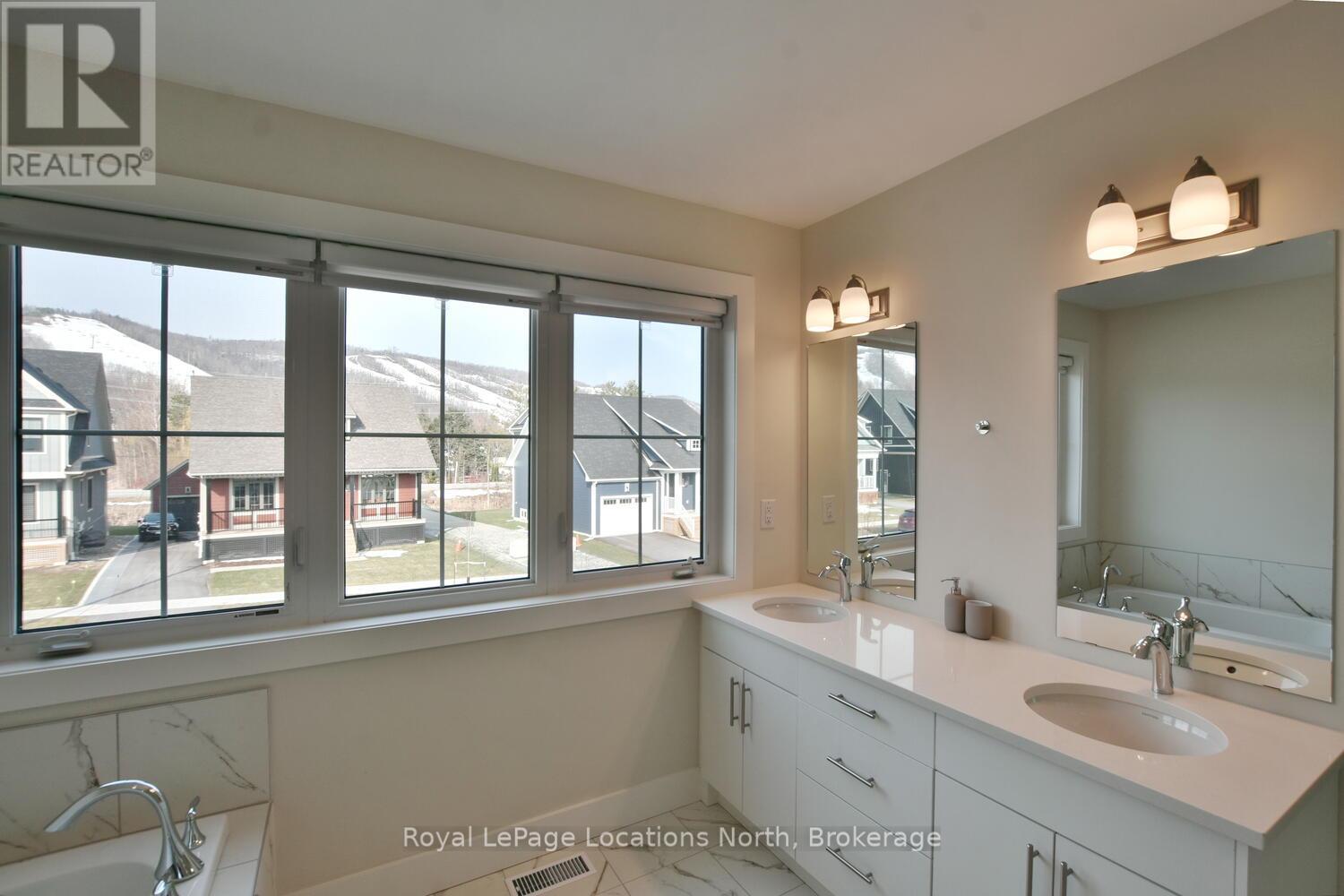 163 Courtland Street, Blue Mountains, Ontario  L9Y 5L7 - Photo 10 - X12284502