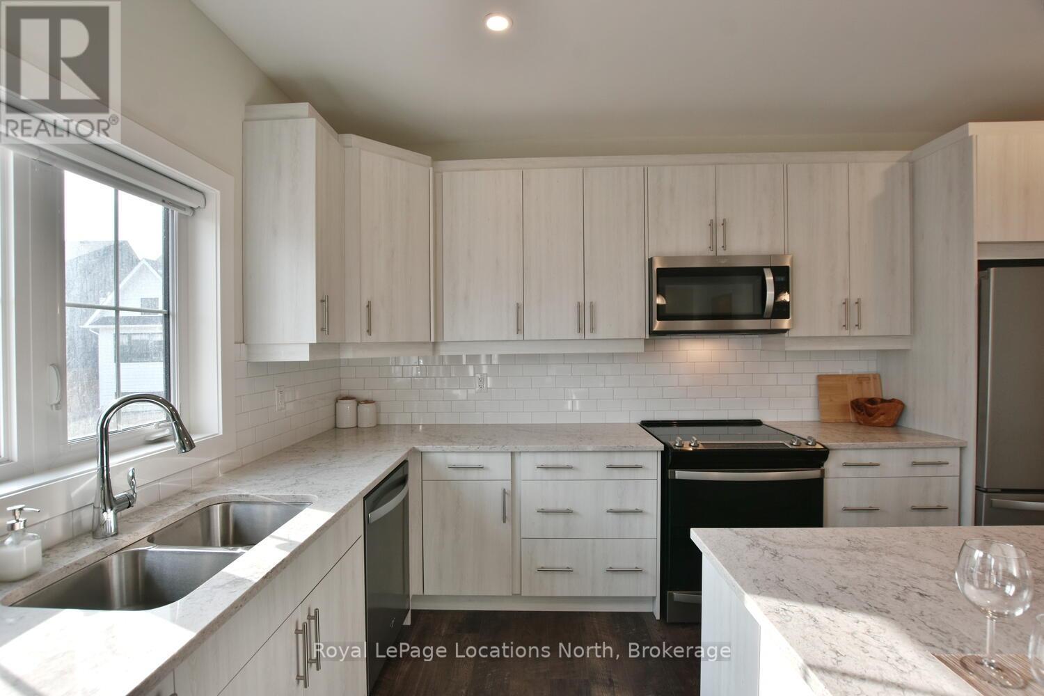 163 Courtland Street, Blue Mountains, Ontario  L9Y 5L7 - Photo 19 - X12284502